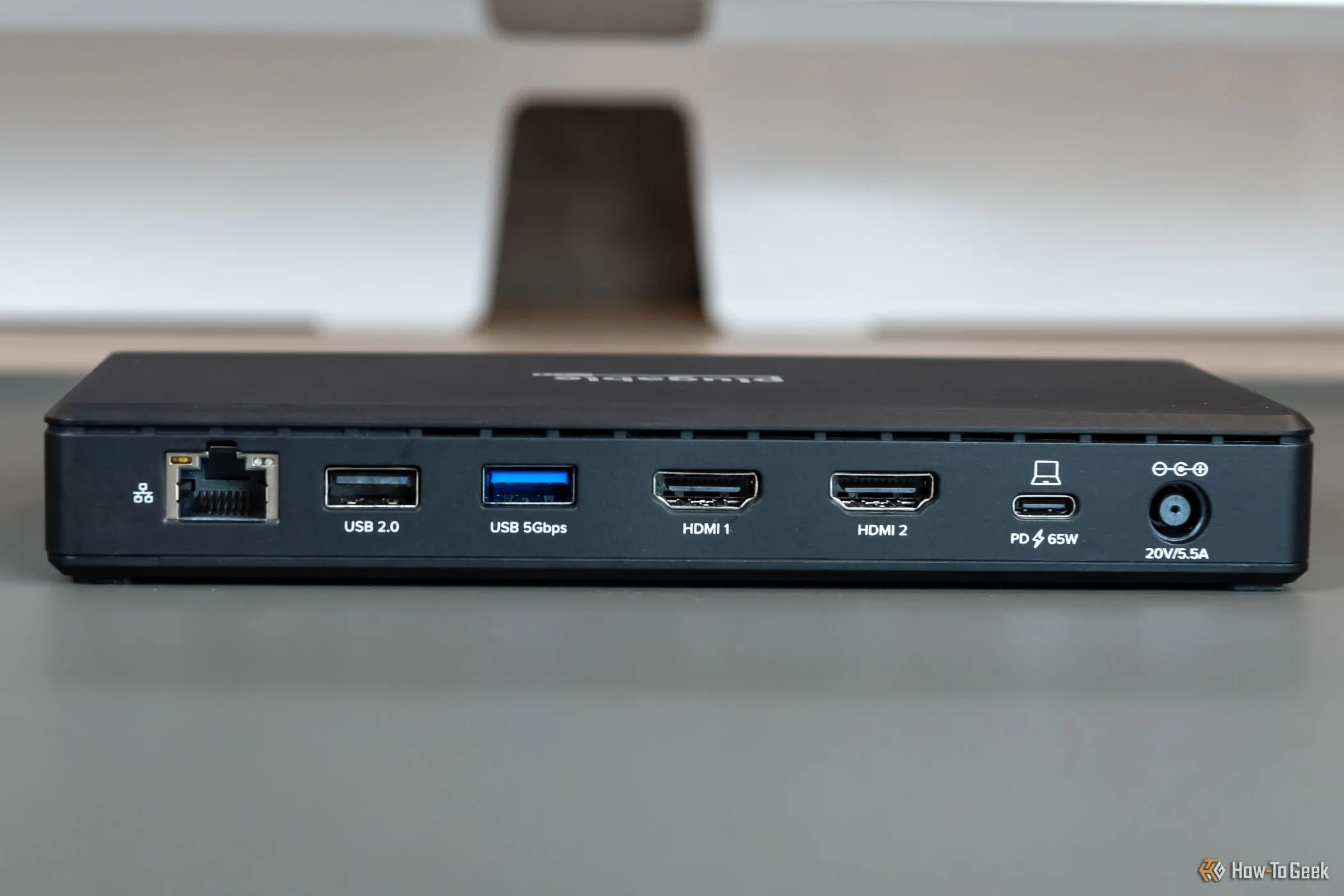 Các cổng kết nối ở mặt sau của Docking Station Plugable USB-C Dual HDMI