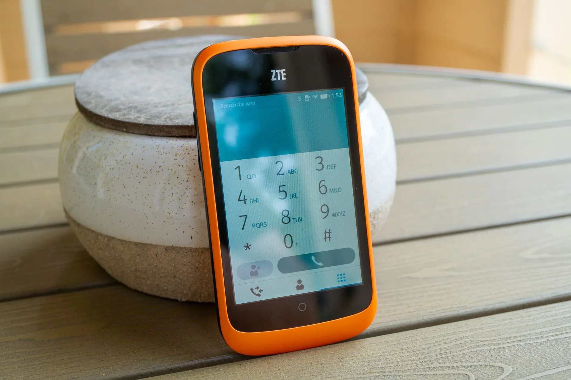 Giao diện danh sách ứng dụng trên điện thoại ZTE Open chạy Firefox OS.
