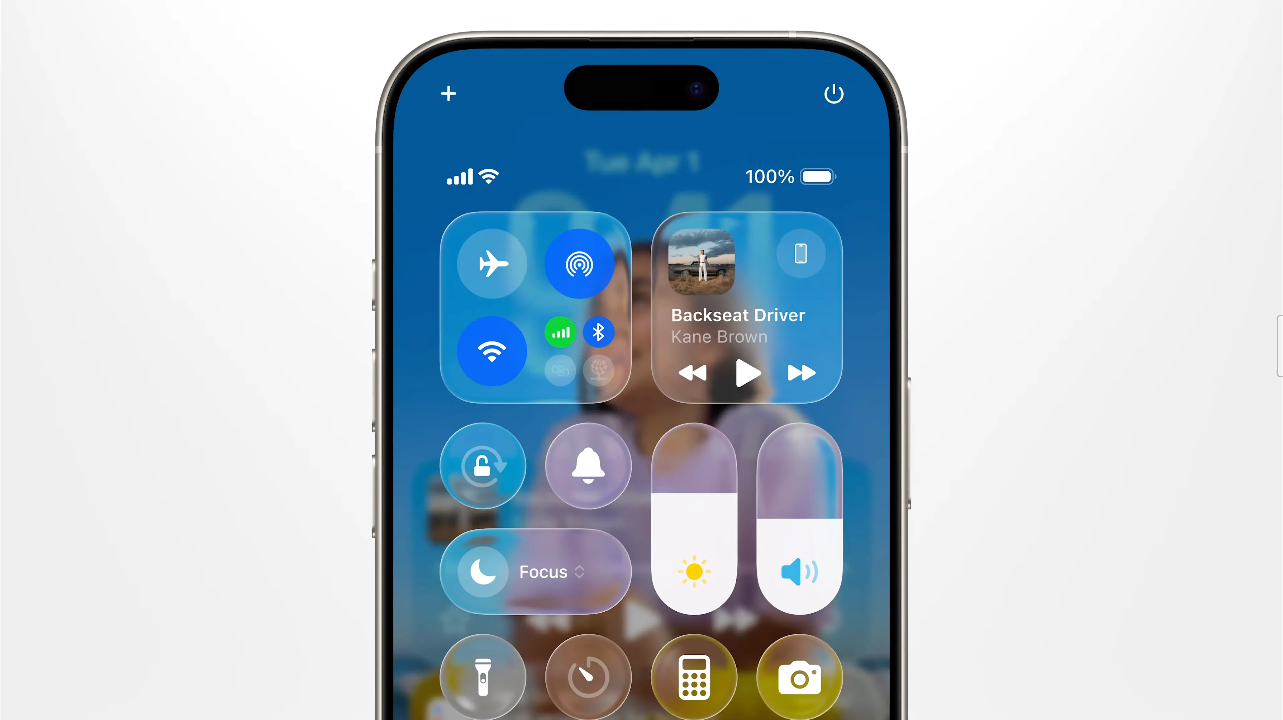 Giao diện Liquid Glass trong Trung tâm điều khiển iOS 26