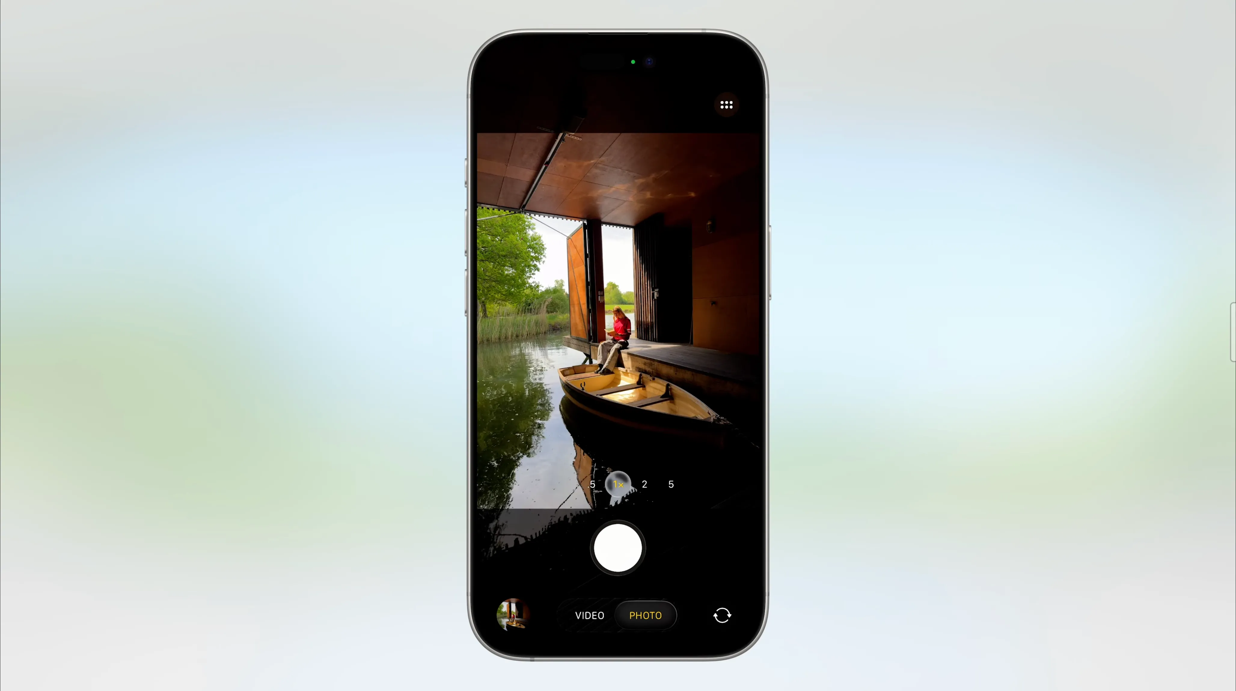 Giao diện ứng dụng Camera mới trên iOS 26