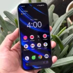 Màn hình chính đang hiển thị trên điện thoại Google Pixel