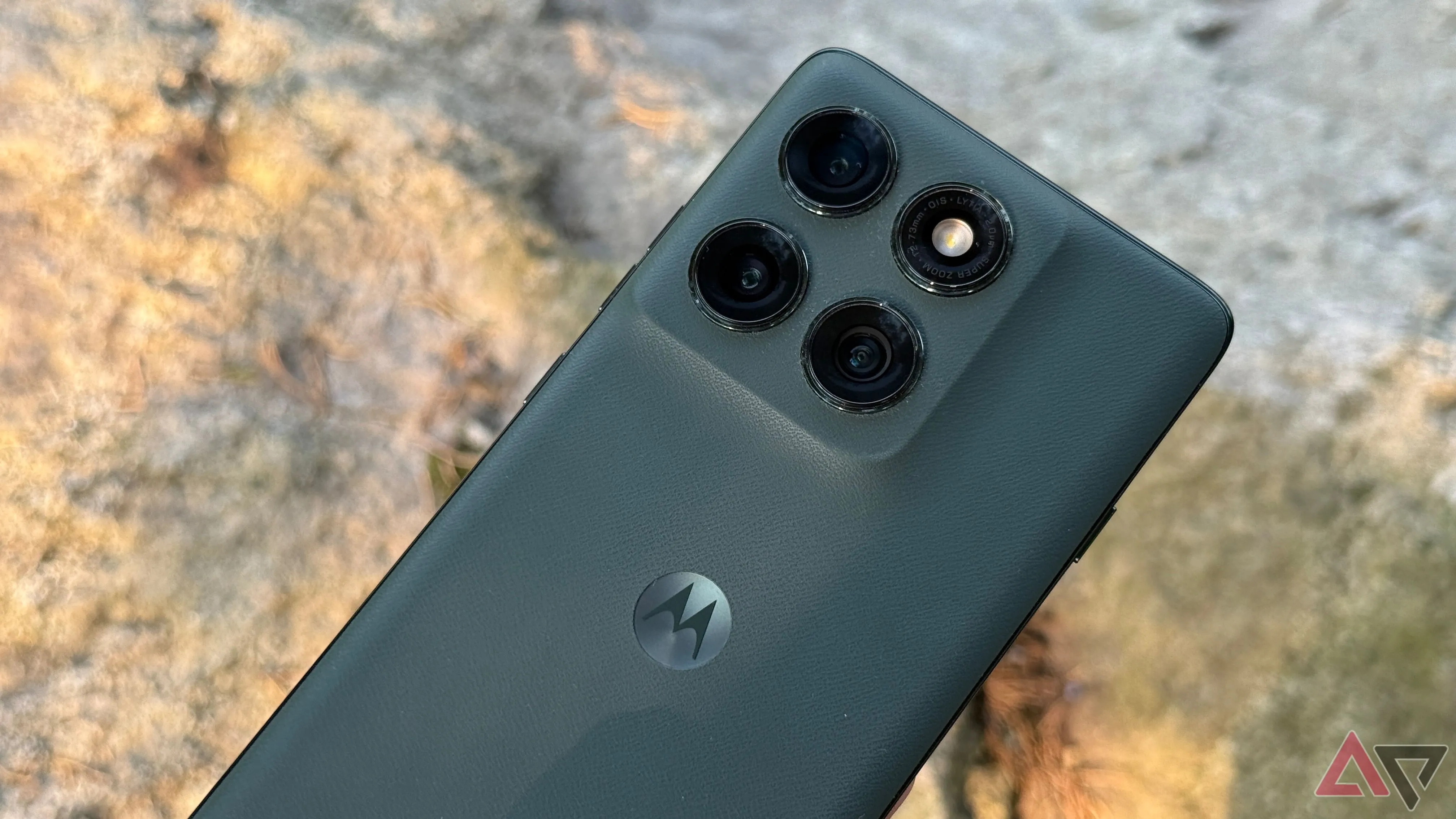 Mô-đun camera của điện thoại Motorola Edge 2025
