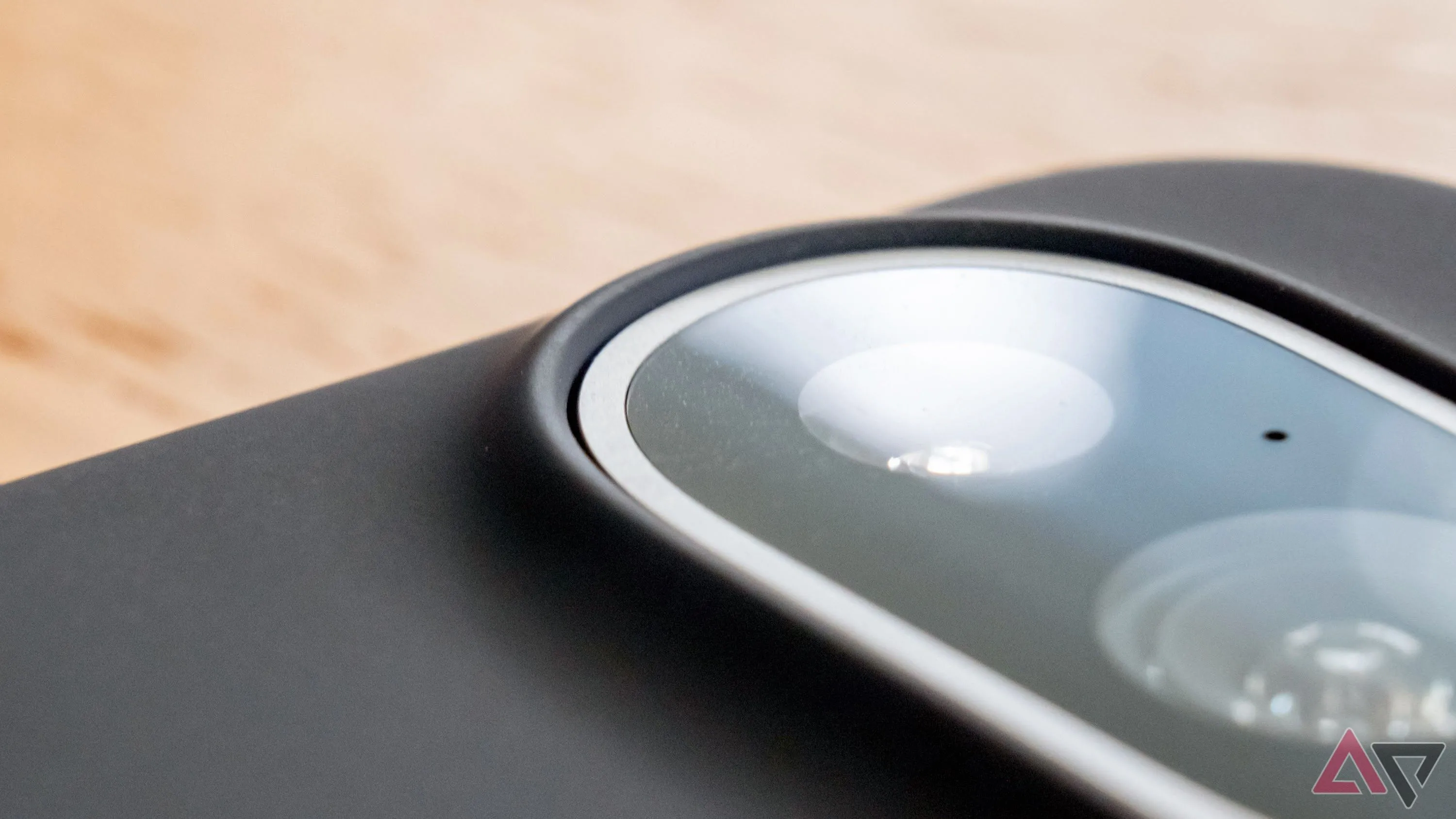 Thanh camera đặc trưng hình viên thuốc trên Google Pixel 9, dự kiến xuất hiện trên Pixel 10