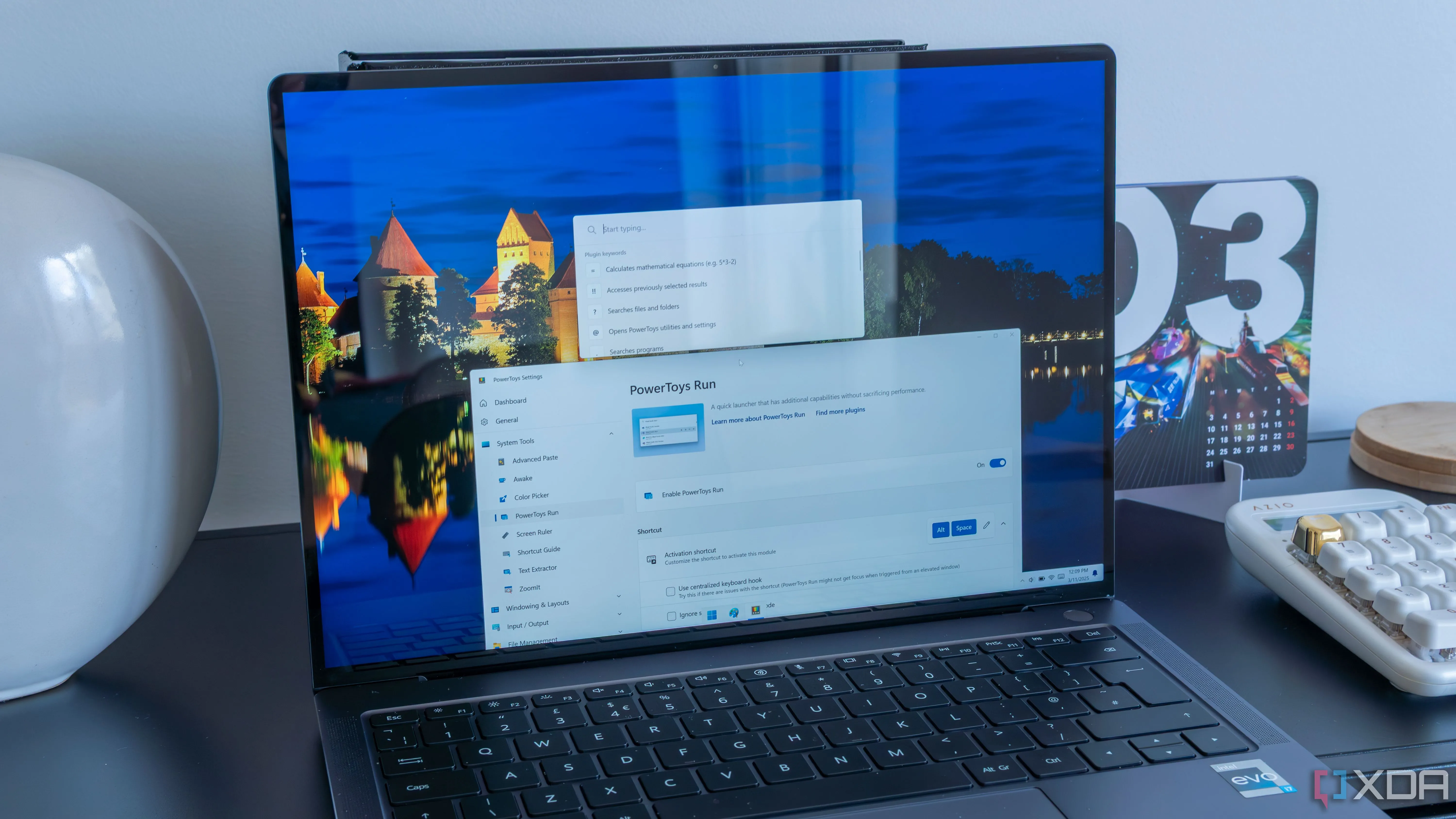 Giao diện PowerToys Run đang hiển thị kết quả tìm kiếm trên màn hình laptop Windows 11, minh họa khả năng tìm kiếm nhanh và tiện lợi.