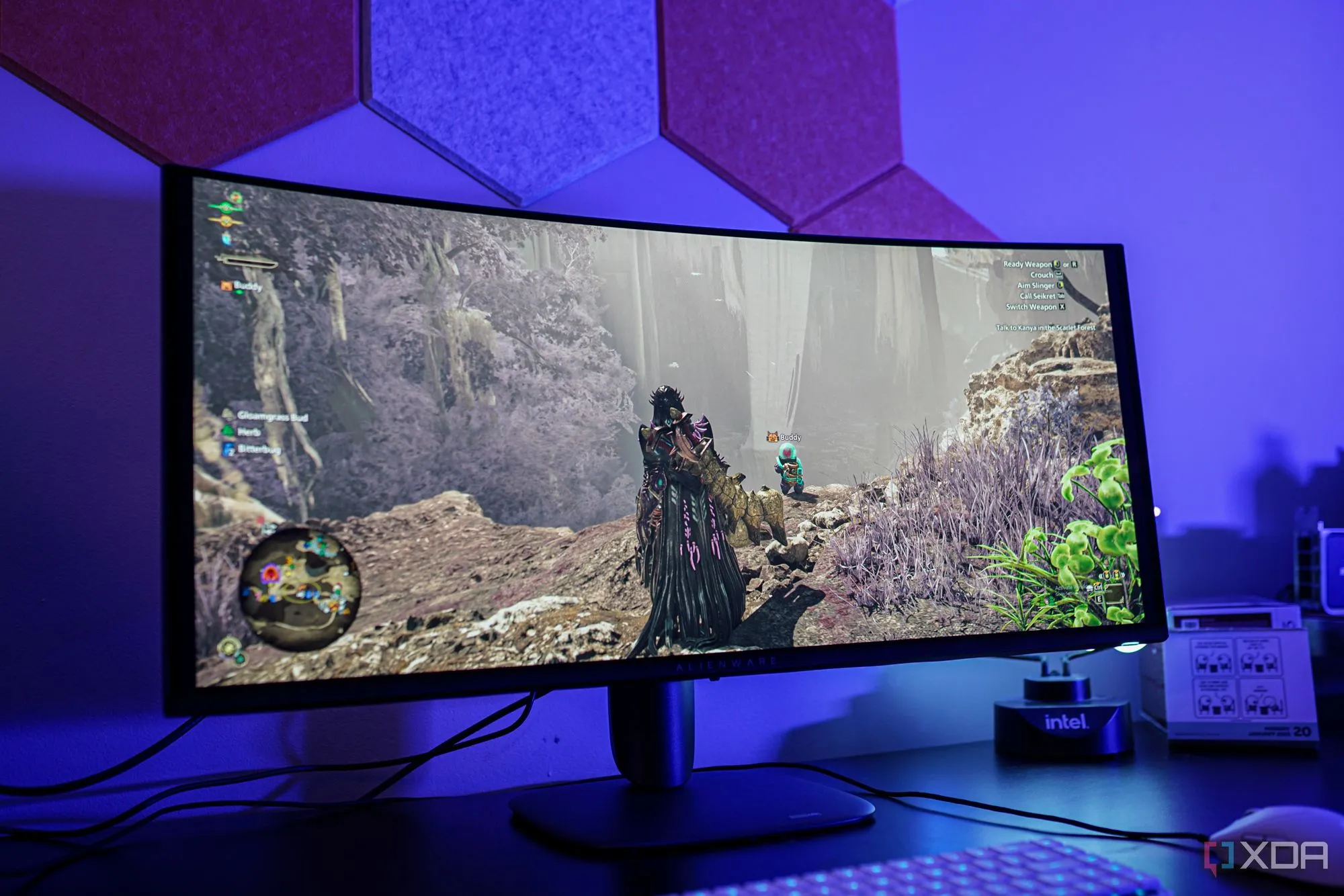Màn hình cong ultrawide Alienware AW3423DWF QD-OLED trên bàn làm việc