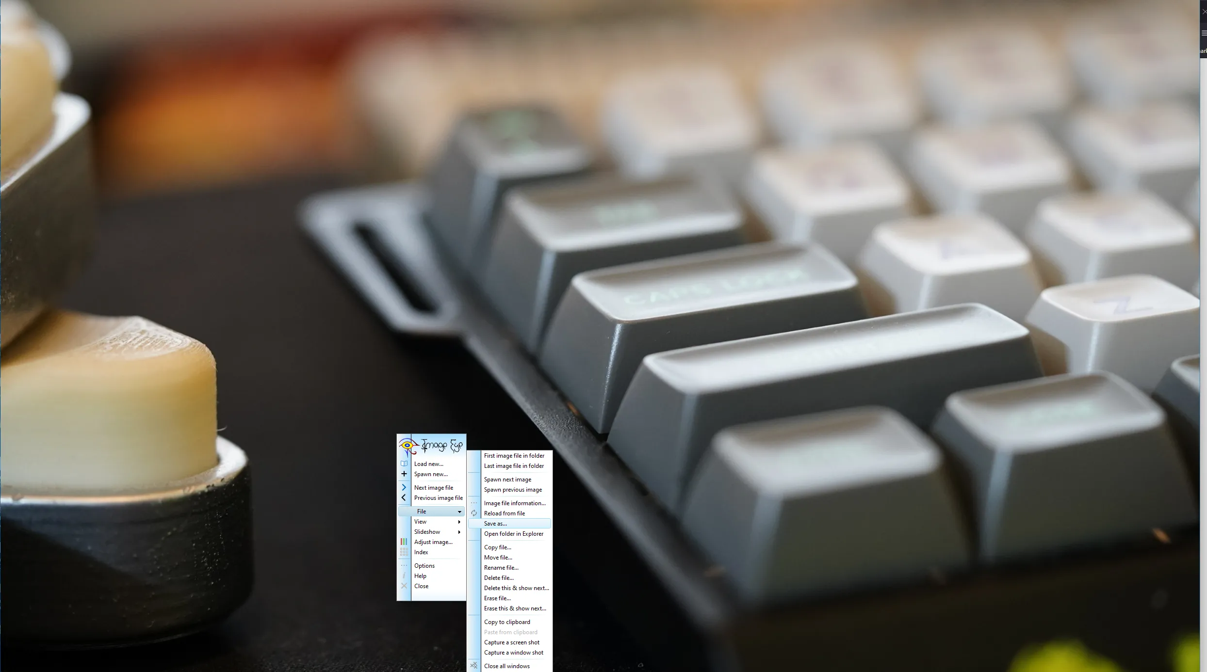 Màn hình xem ảnh tối giản của ImageEye với menu ngữ cảnh bật lên