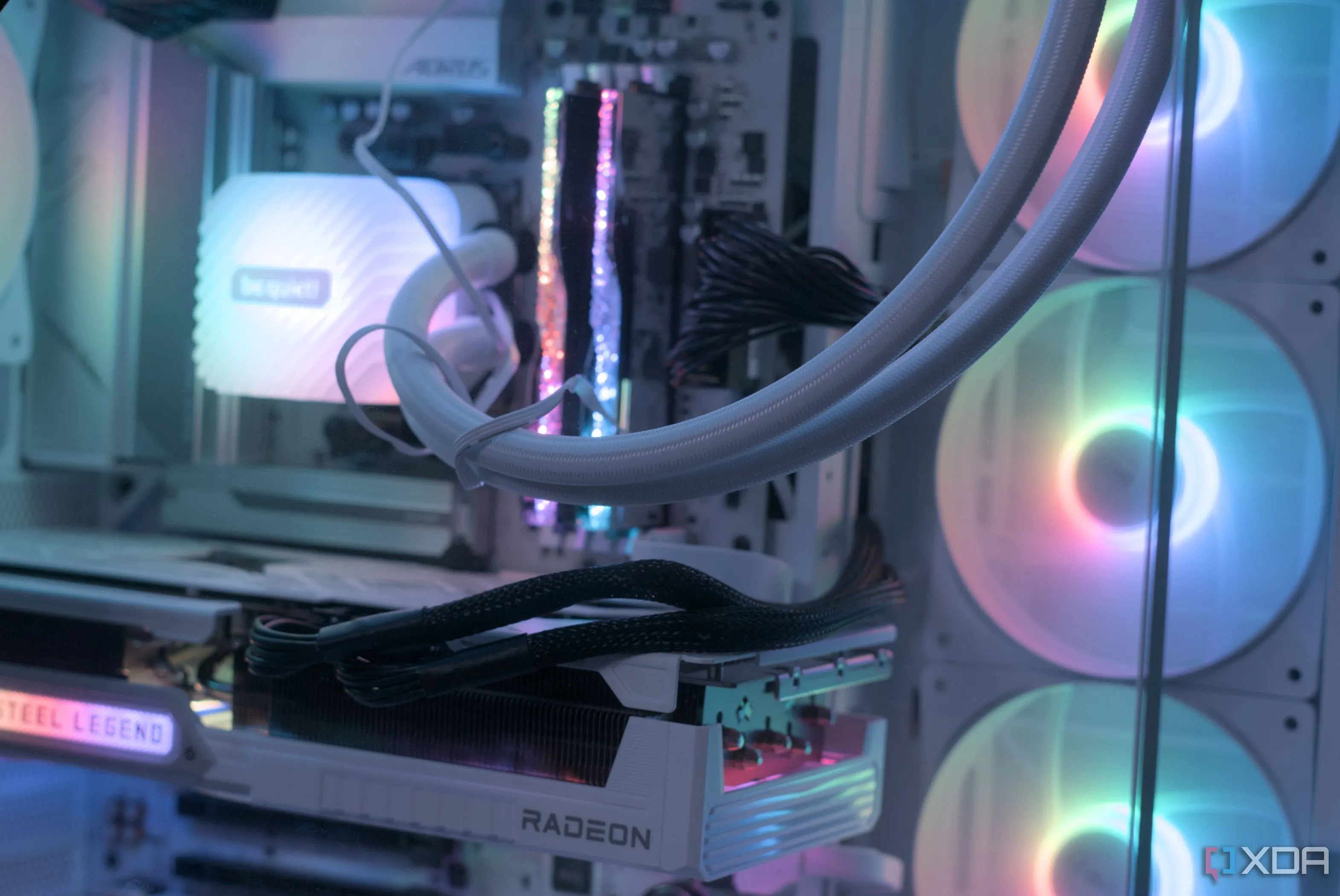 Một góc cận cảnh PC gaming hiệu suất cao với các linh kiện cao cấp