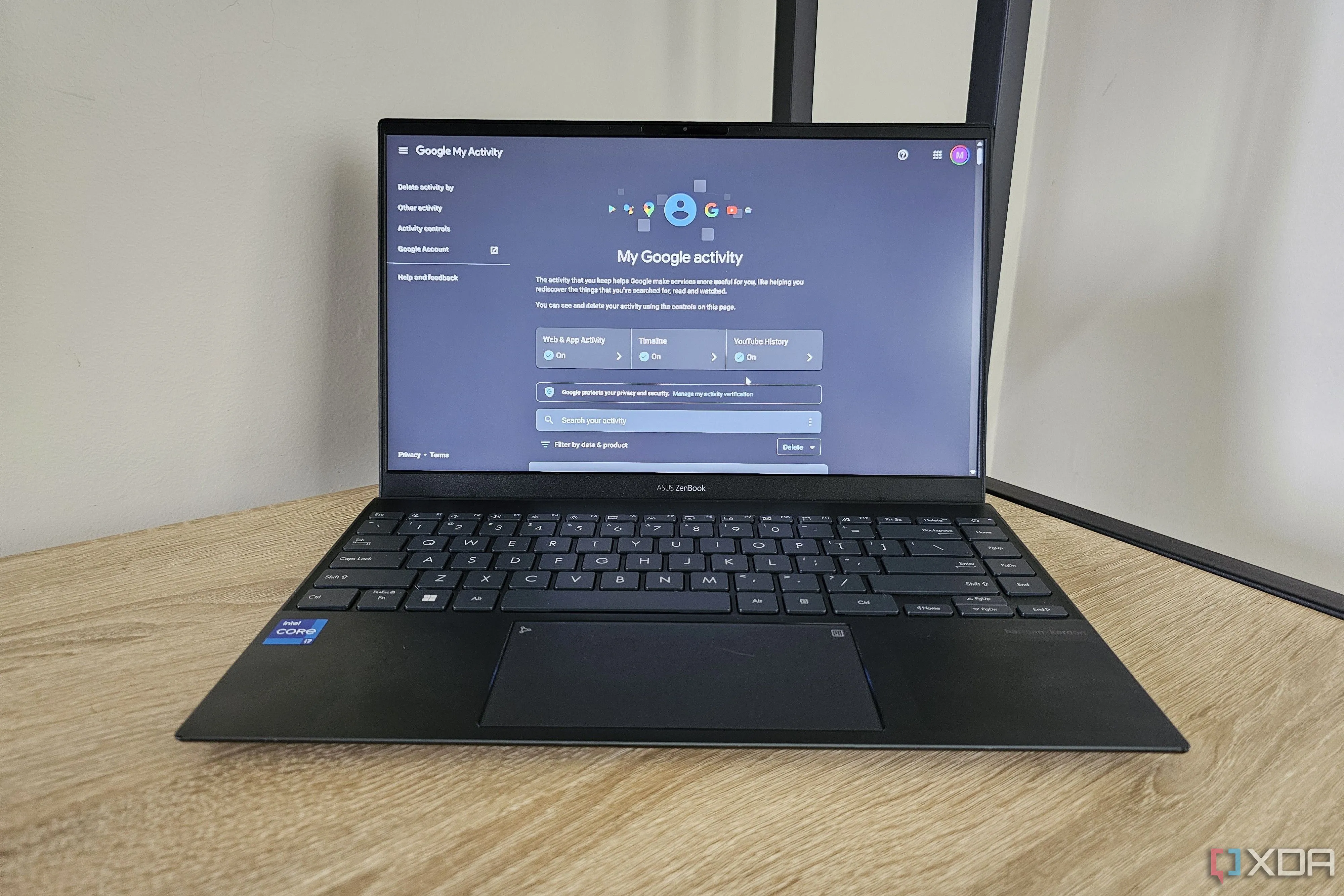 Trang tài khoản Google trên laptop