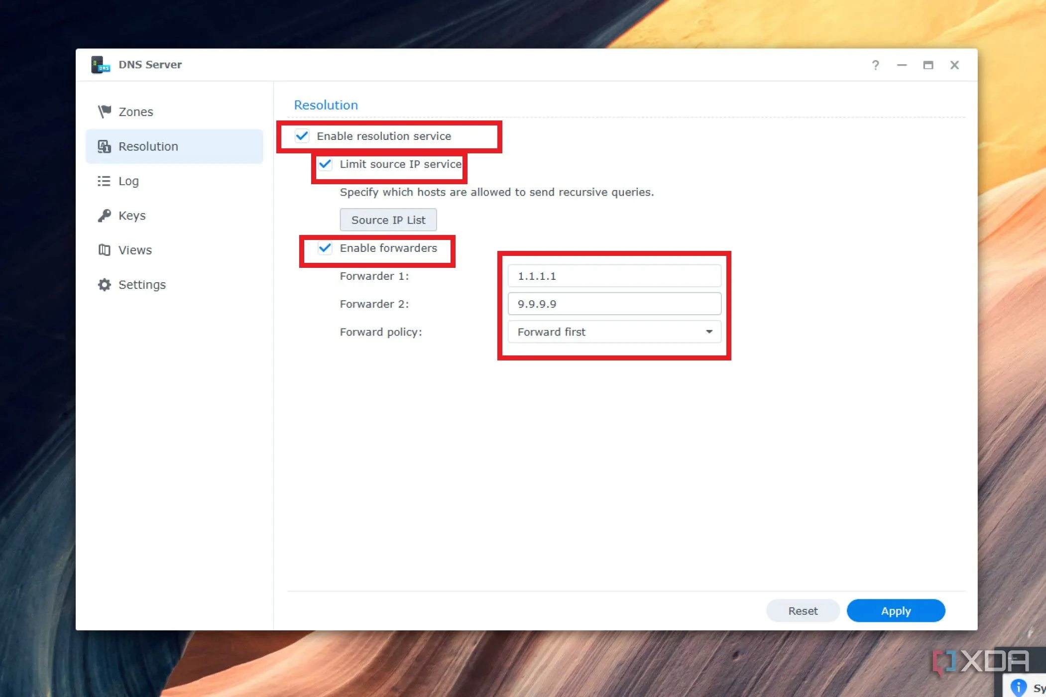 Ảnh chụp màn hình cài đặt phân giải DNS của Synology, minh họa cách cấu hình các máy chủ DNS khác nhau, áp dụng cho việc quản lý nhiều Pi-hole.