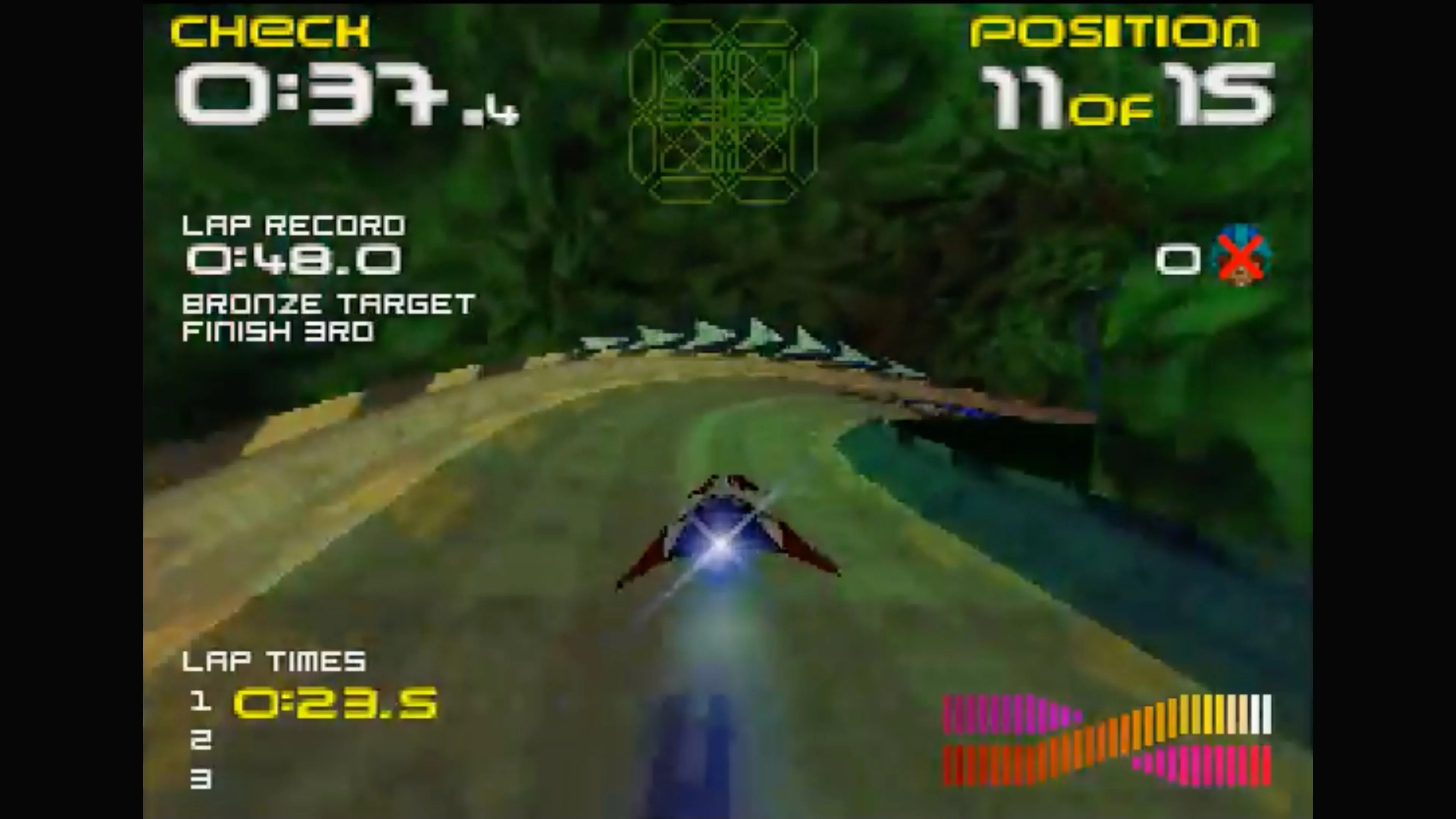 Ảnh chụp màn hình lối chơi của tựa game đua xe Wipeout 64 trên Nintendo 64, với đồ họa 3D ấn tượng thời bấy giờ