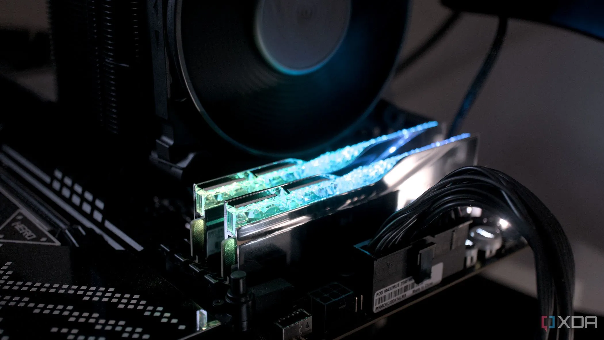 Bộ nhớ RAM G.Skill Trident Z5 Royal DDR5-7200 có đèn RGB