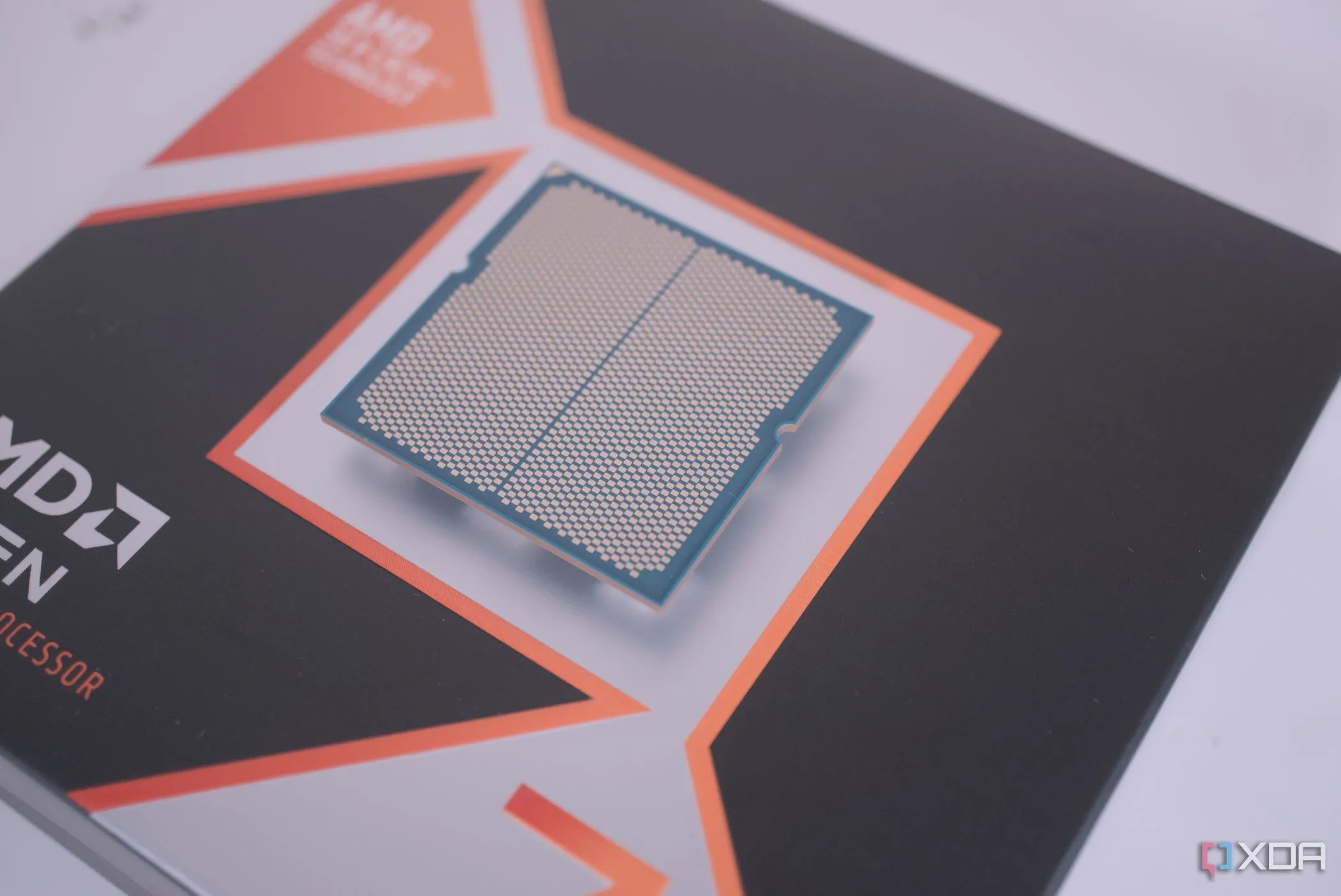 Bộ vi xử lý AMD Ryzen 7 9800X3D với công nghệ 3D V-Cache