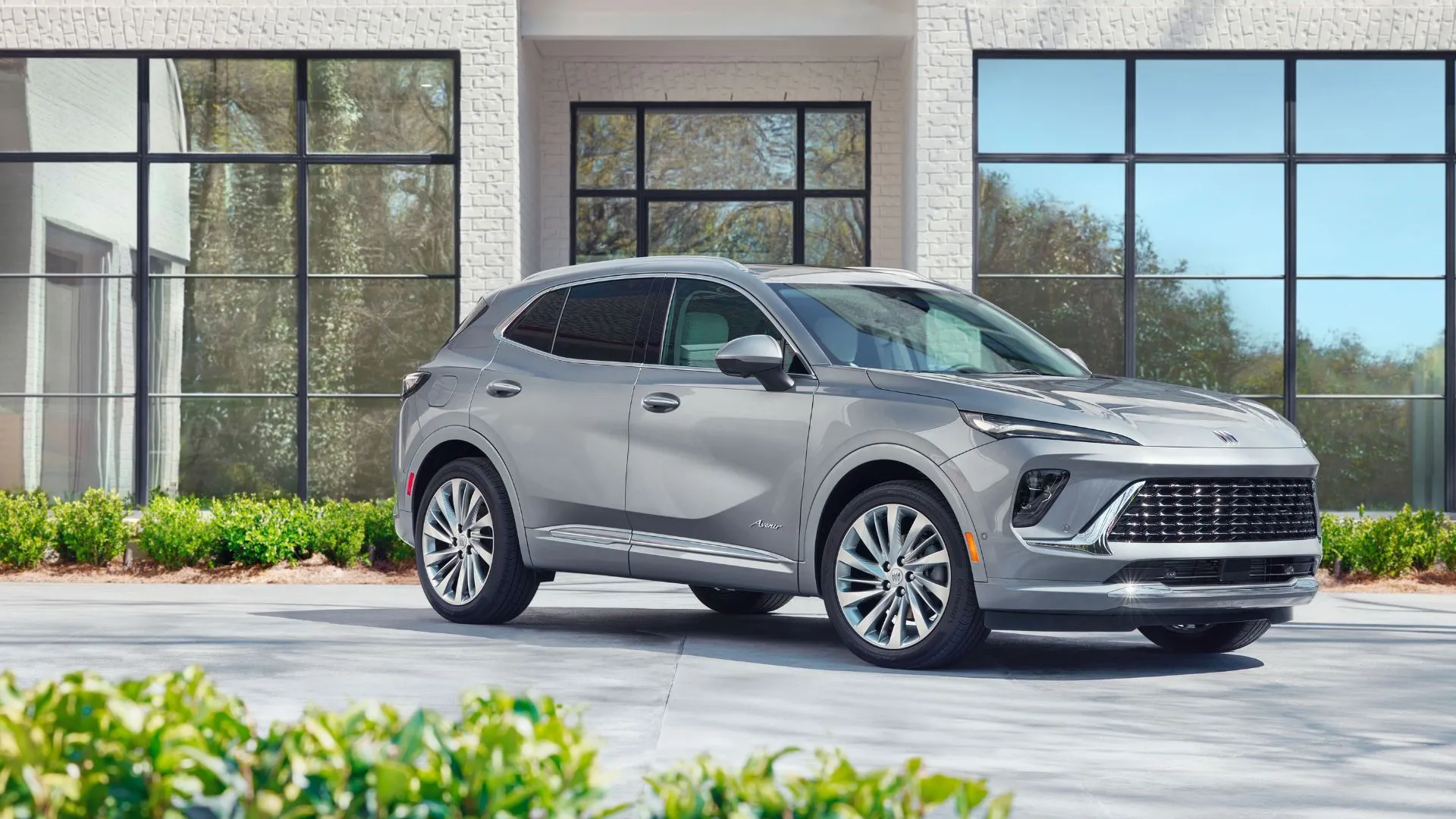 Buick Envision Avenir 2025 màu xám, nội thất yên tĩnh, màn hình cong 30 inch và trang bị công nghệ cao