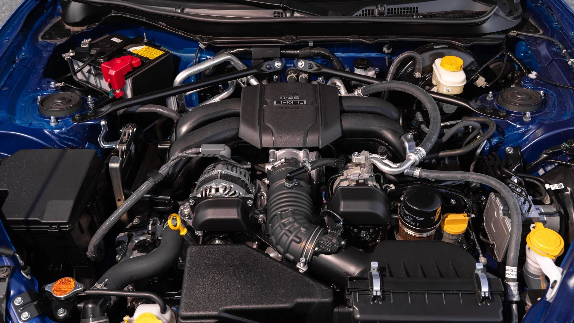 Cận cảnh khoang động cơ Subaru BRZ tS 2024, khoe khối động cơ mạnh mẽ