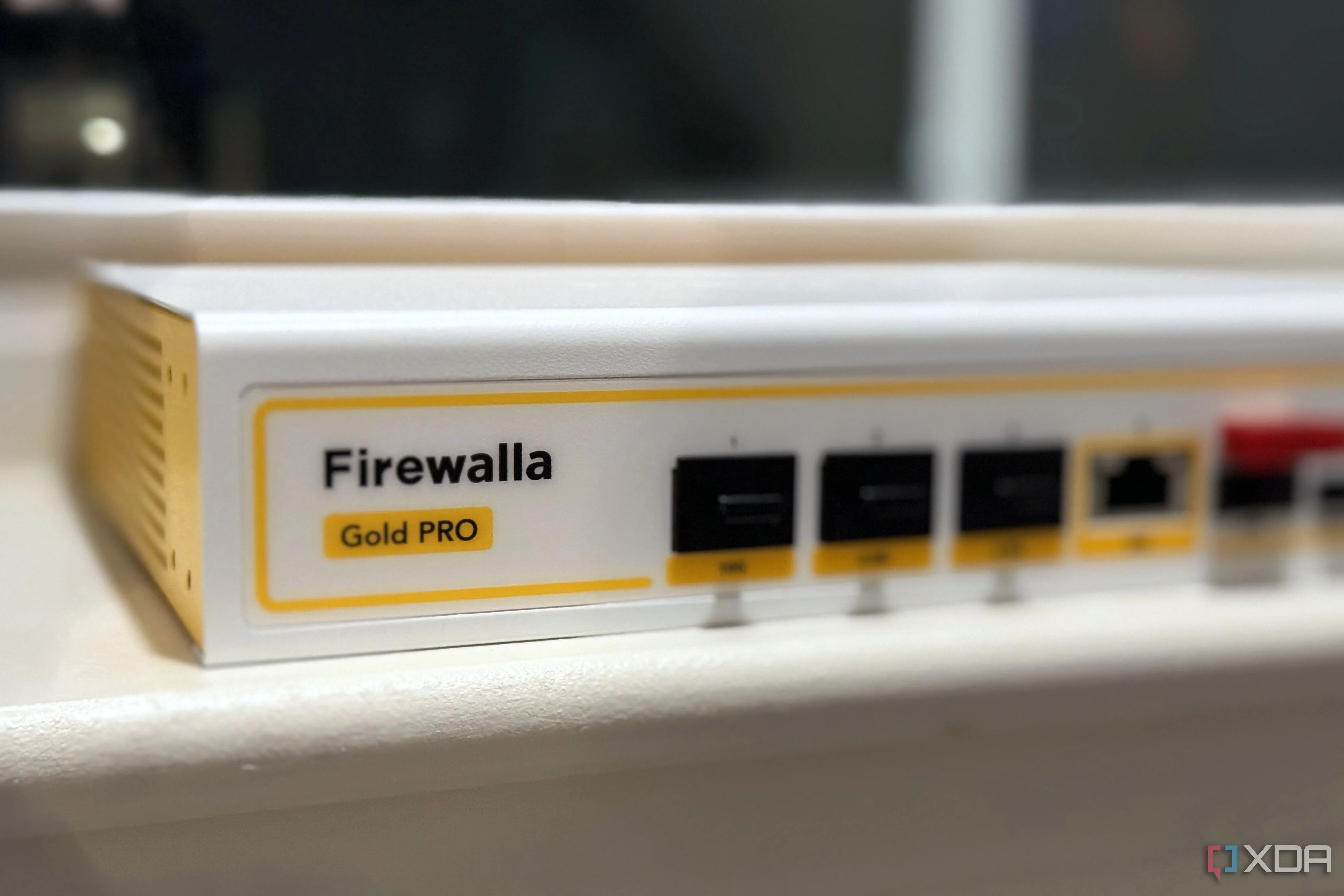 Cận cảnh thiết bị tường lửa phần cứng Firewalla Gold Pro, giải pháp bảo mật nâng cao cho mạng gia đình