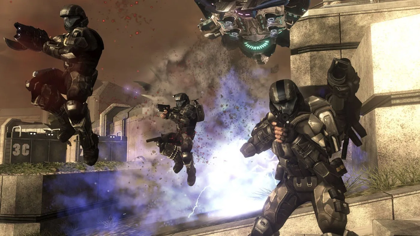 Cảnh chiến đấu trong game Halo 3: ODST với nhân vật ODST chống lại phe Covenant