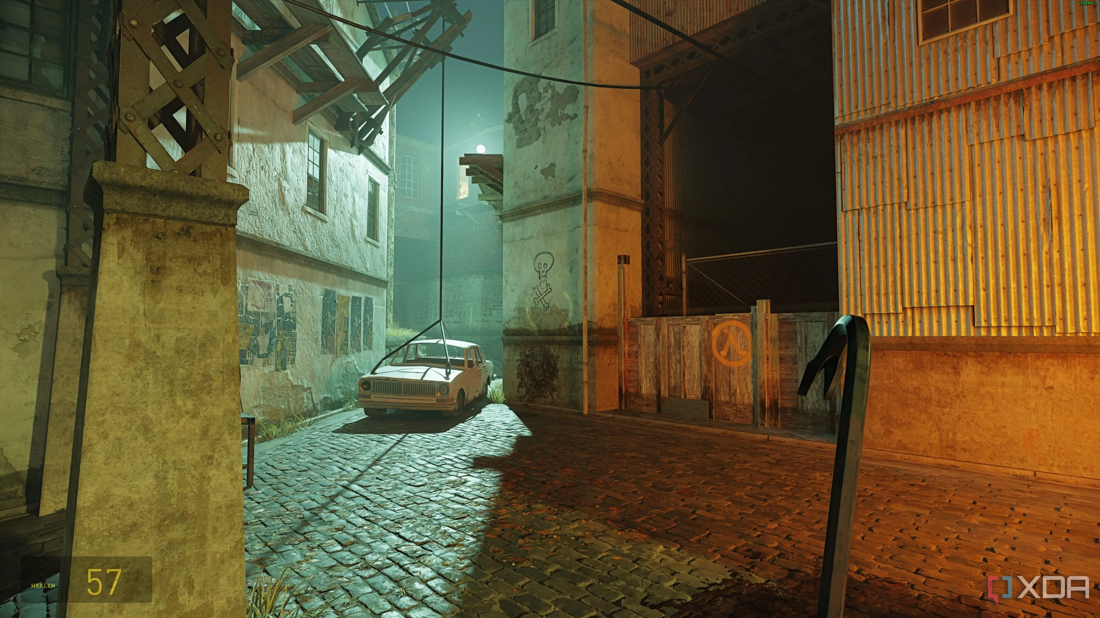 Cảnh game Half-Life 2 RTX với đồ họa nâng cao nhờ công nghệ Ray Tracing và DLSS, minh họa khả năng xử lý đồ họa phức tạp