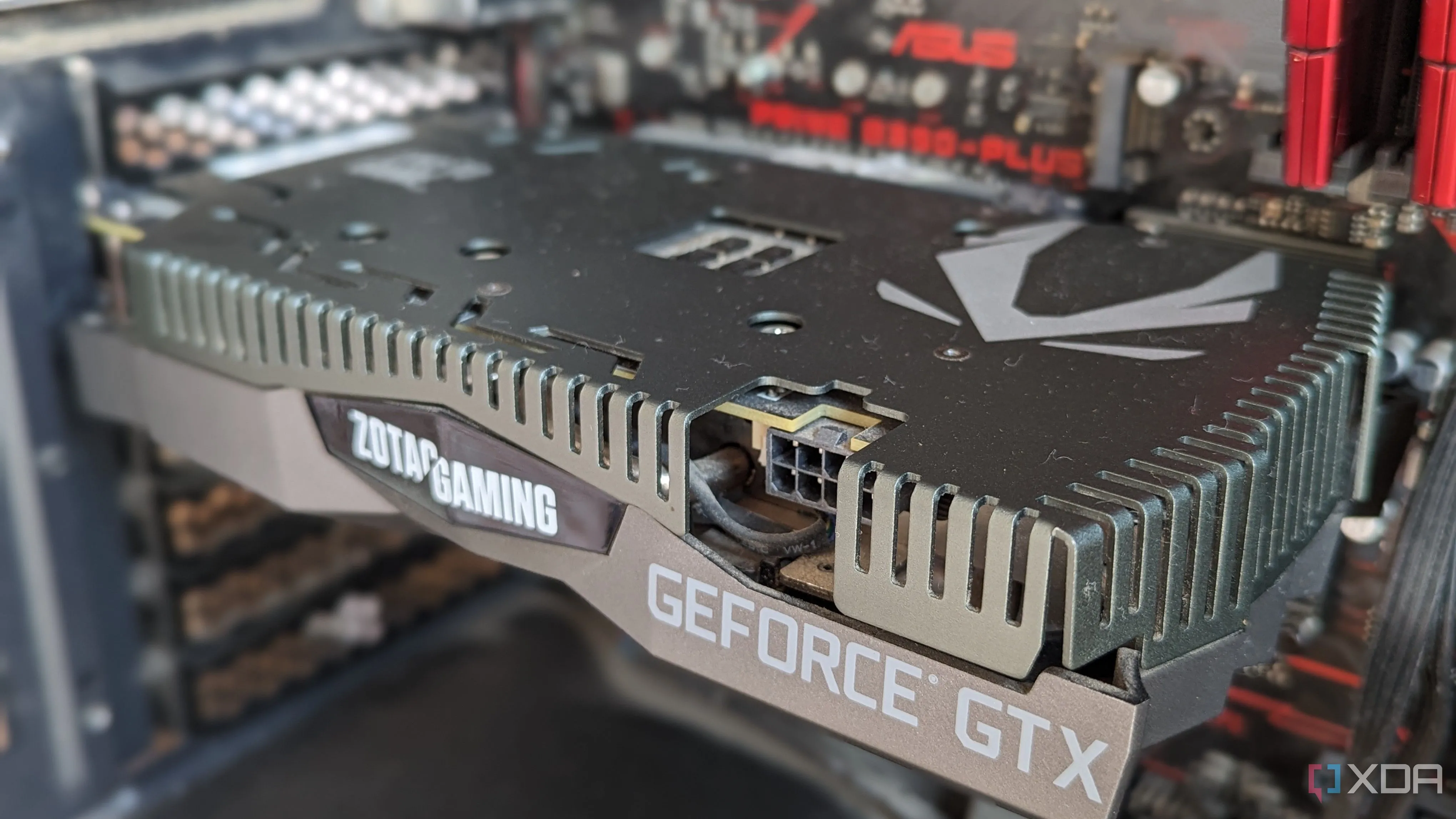 Card đồ họa GTX 1660 Ti được lắp đặt trong một bộ PC gaming
