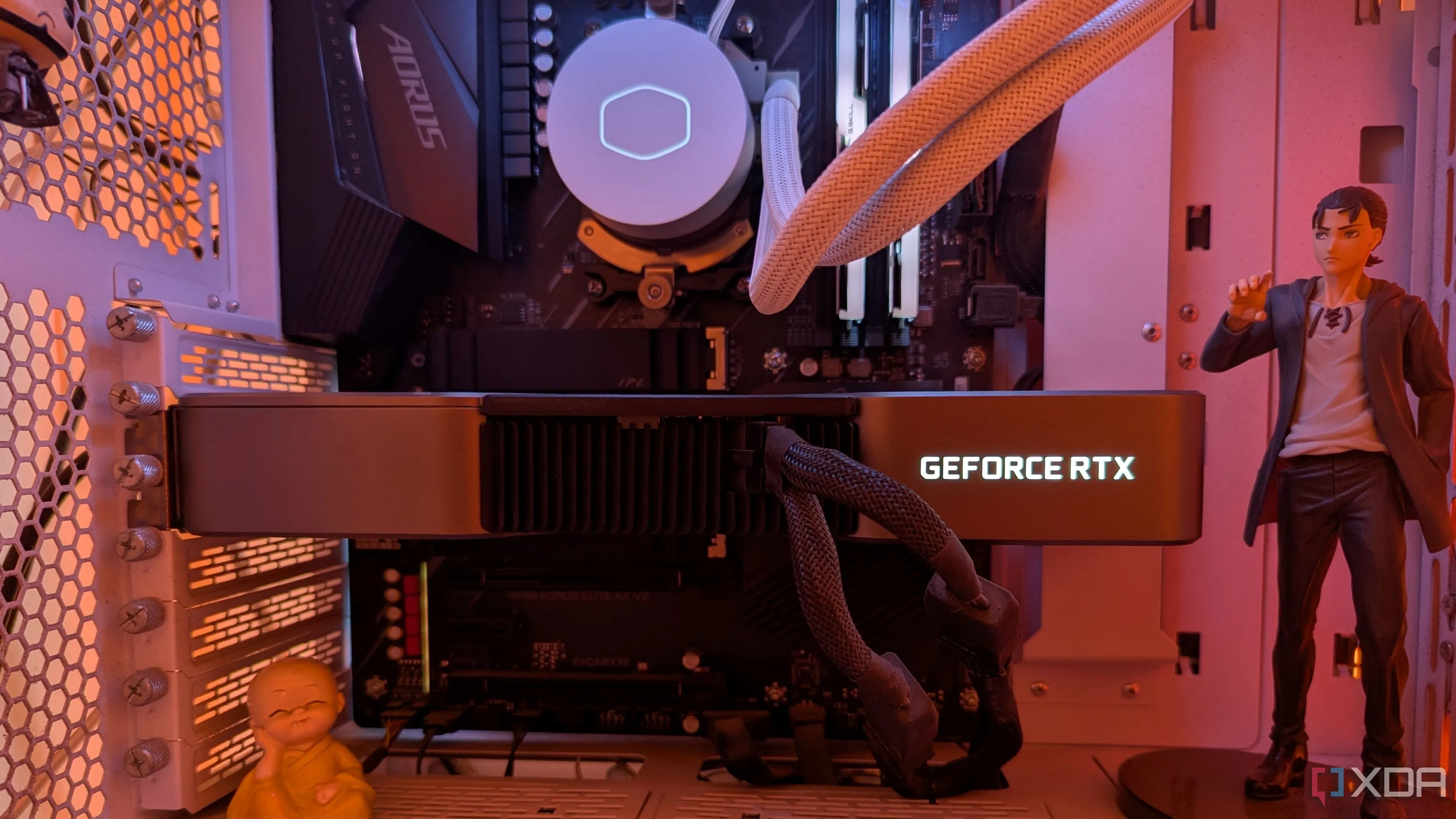 Card đồ họa NVIDIA GeForce RTX 3080 trong bộ PC gaming, thể hiện tiềm năng tối ưu hiệu suất thông qua điều chỉnh giới hạn công suất
