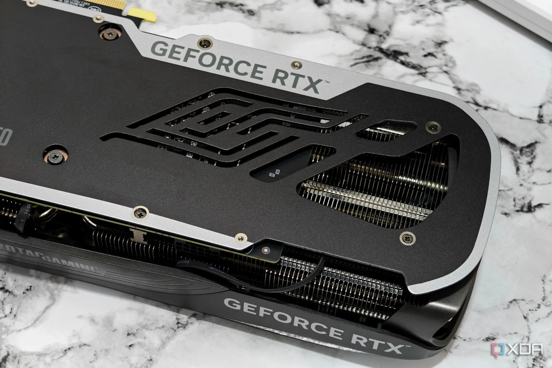 Card đồ họa Zotac Gaming GeForce RTX 4070 Super với tản nhiệt