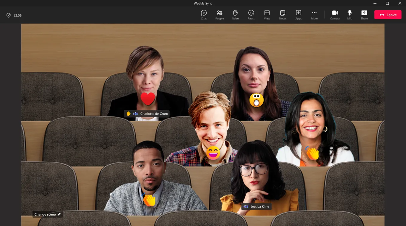 Chế độ Together Mode trong Microsoft Teams với biểu tượng phản ứng và nhãn dán