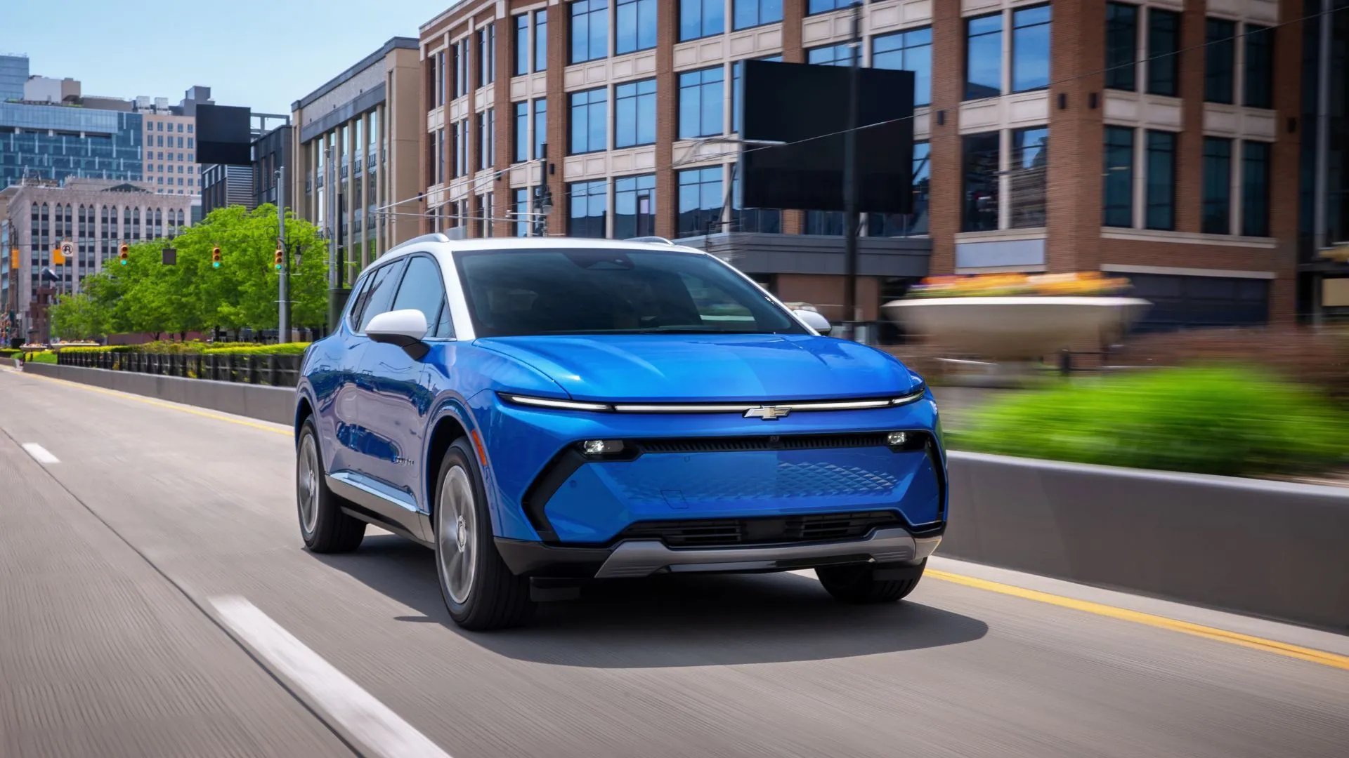Chevrolet Equinox EV LT 2024 màu trắng