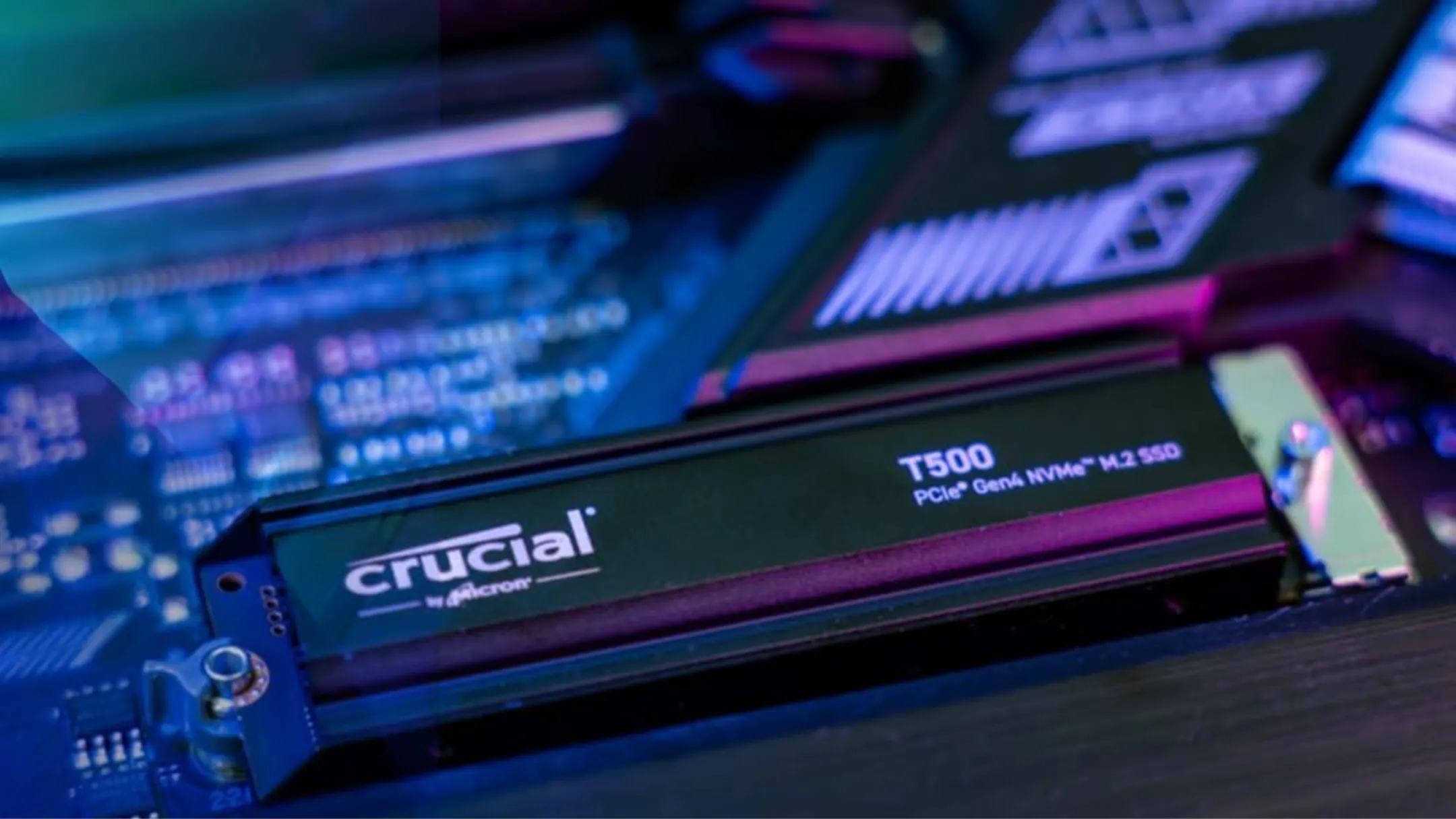 Chip điều khiển và các thành phần chính của SSD Crucial T500 Gen4 M.2