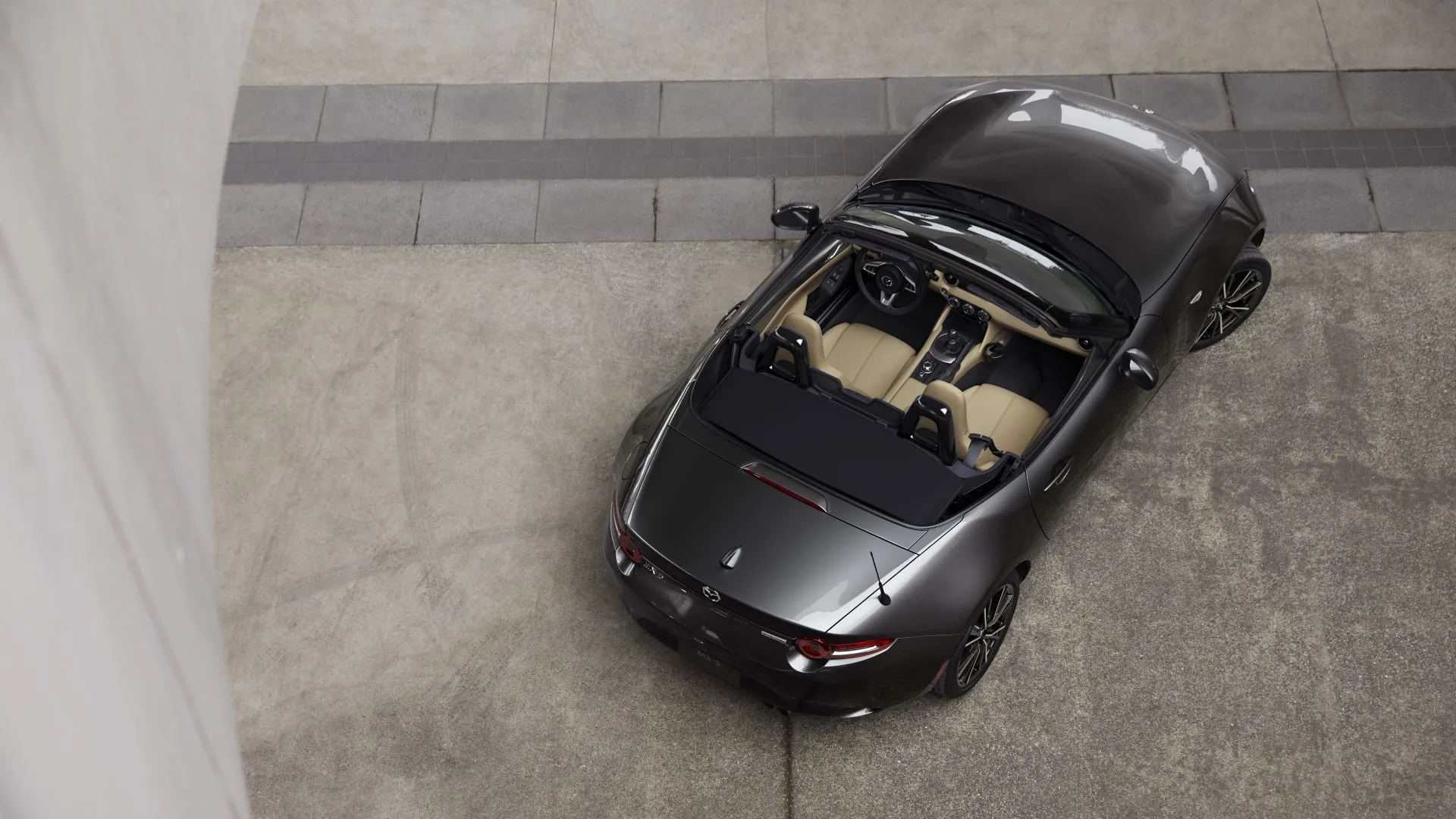 Chụp từ trên xuống của Mazda MX-5 2025