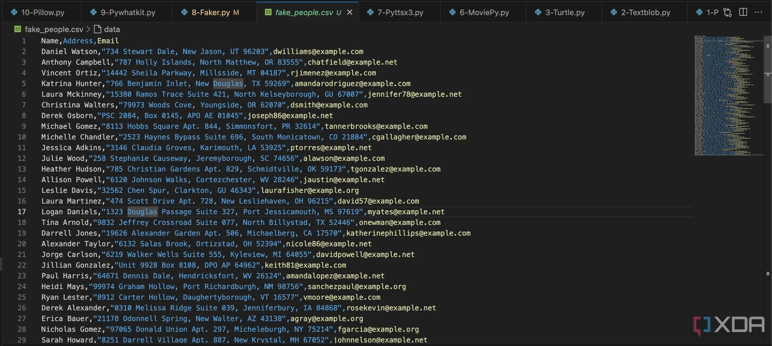 Code Python yêu cầu kiến thức lập trình để thao tác dữ liệu, mang lại sự linh hoạt cao