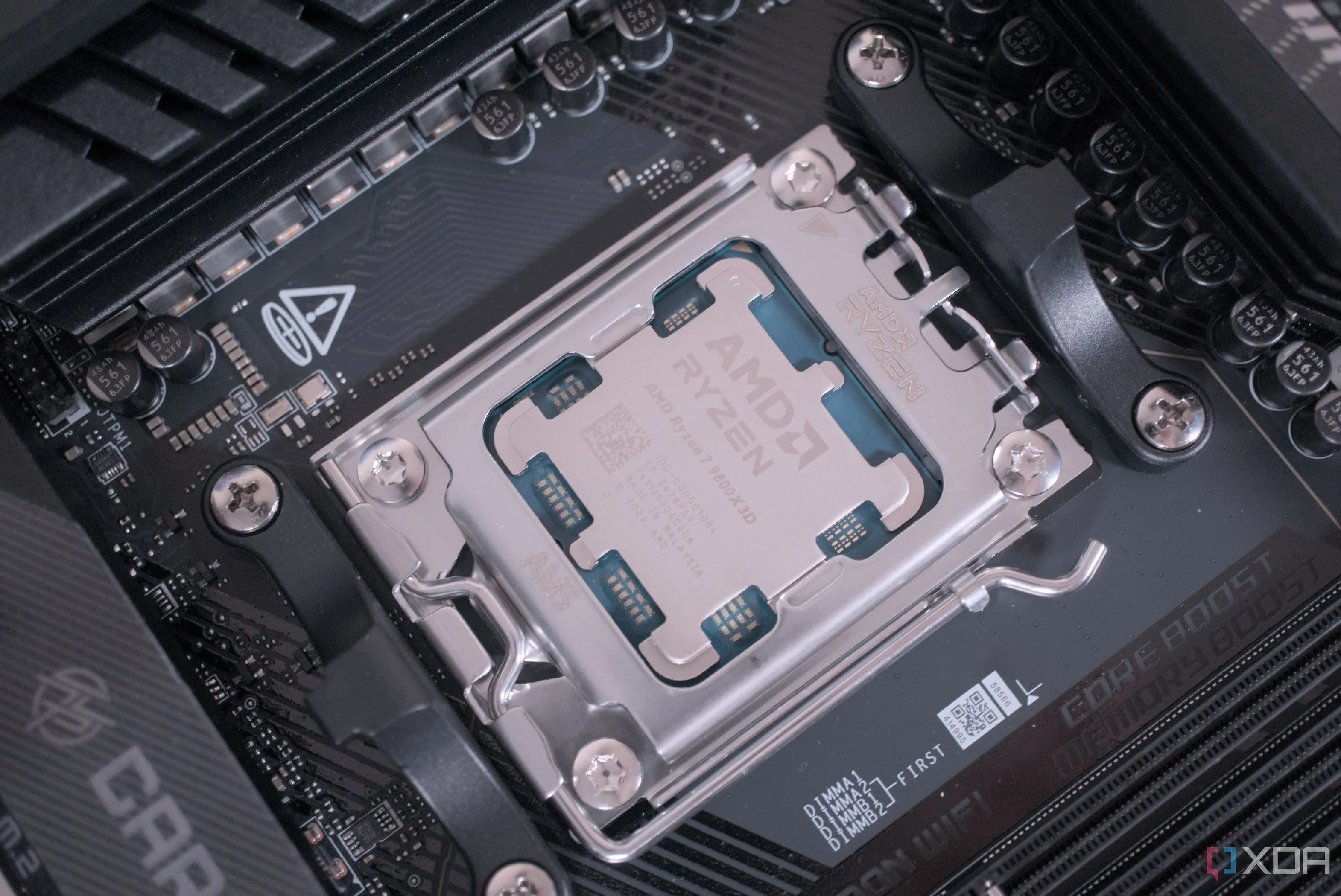 CPU AMD Ryzen 7 9800X3D hiệu suất cao