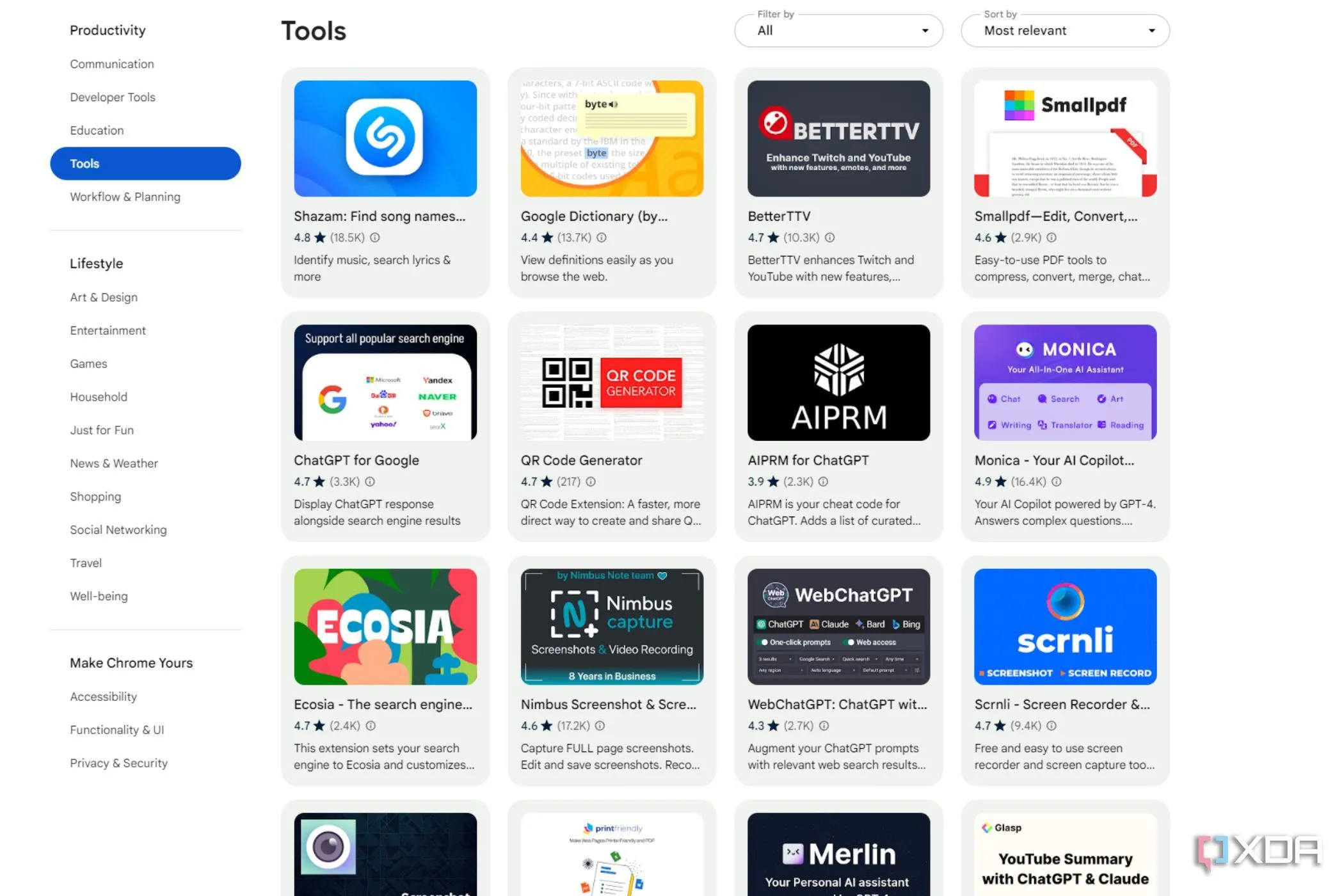 Cửa hàng Chrome Web Store với danh sách các tiện ích mở rộng, nhấn mạnh sự đa dạng nhưng cũng tiềm ẩn rủi ro khi cài đặt quá nhiều