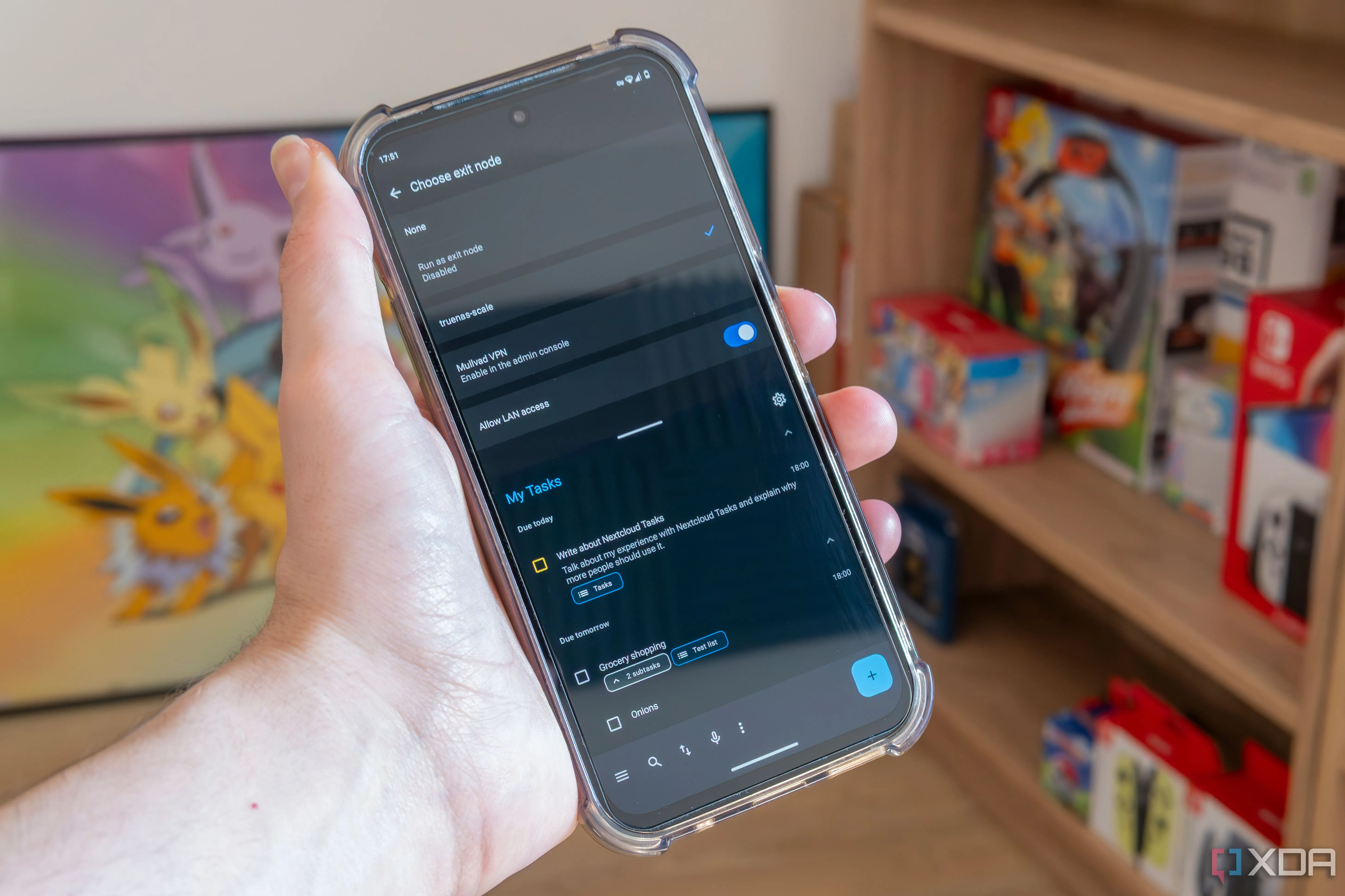 Điện thoại Android chạy ứng dụng Tailscale và Tasks.org để truy cập Nextcloud từ xa
