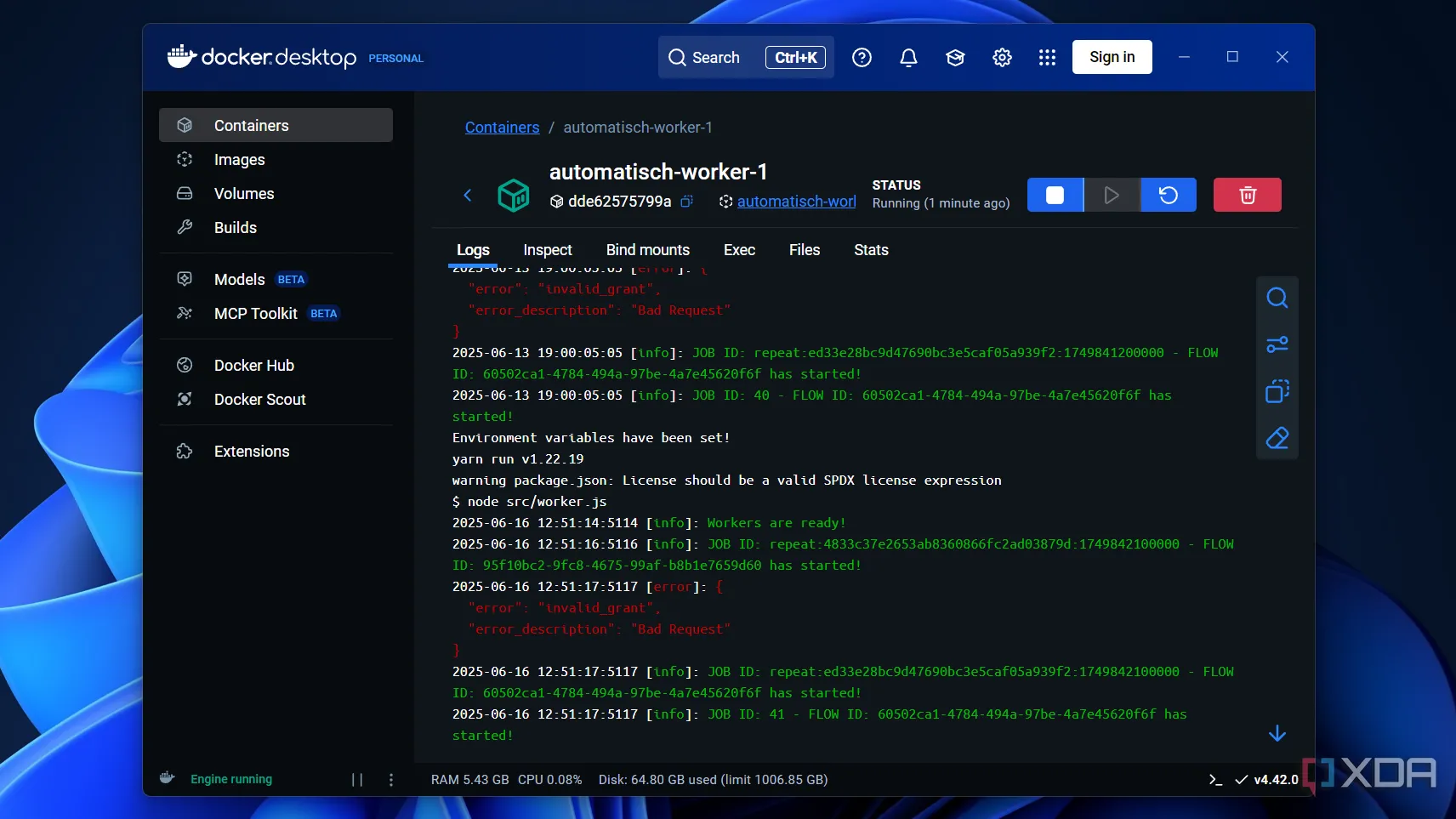 Dòng lệnh nhật ký Docker hiển thị lỗi trên terminal, thể hiện sự khó khăn khi tự khắc phục sự cố phần mềm mã nguồn mở không có hỗ trợ