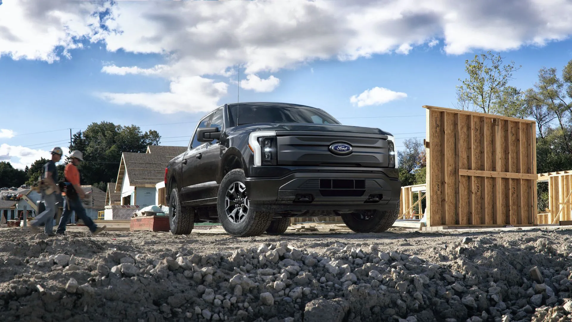 Ford F-150 Lightning Pro 2022 tại công trường, đại diện cho dòng bán tải Ford lắp ráp nội địa Mỹ