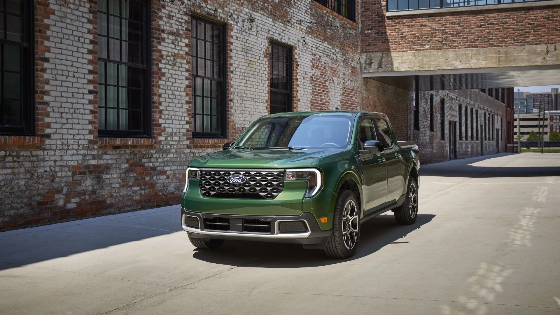 Ford Maverick Hybrid 2025 Lariat với thiết kế bán tải hiện đại