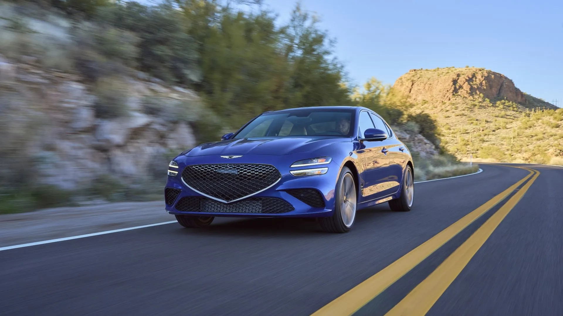 Genesis G70 2025, sedan thể thao hạng sang với thiết kế cuốn hút và trải nghiệm lái mạnh mẽ.