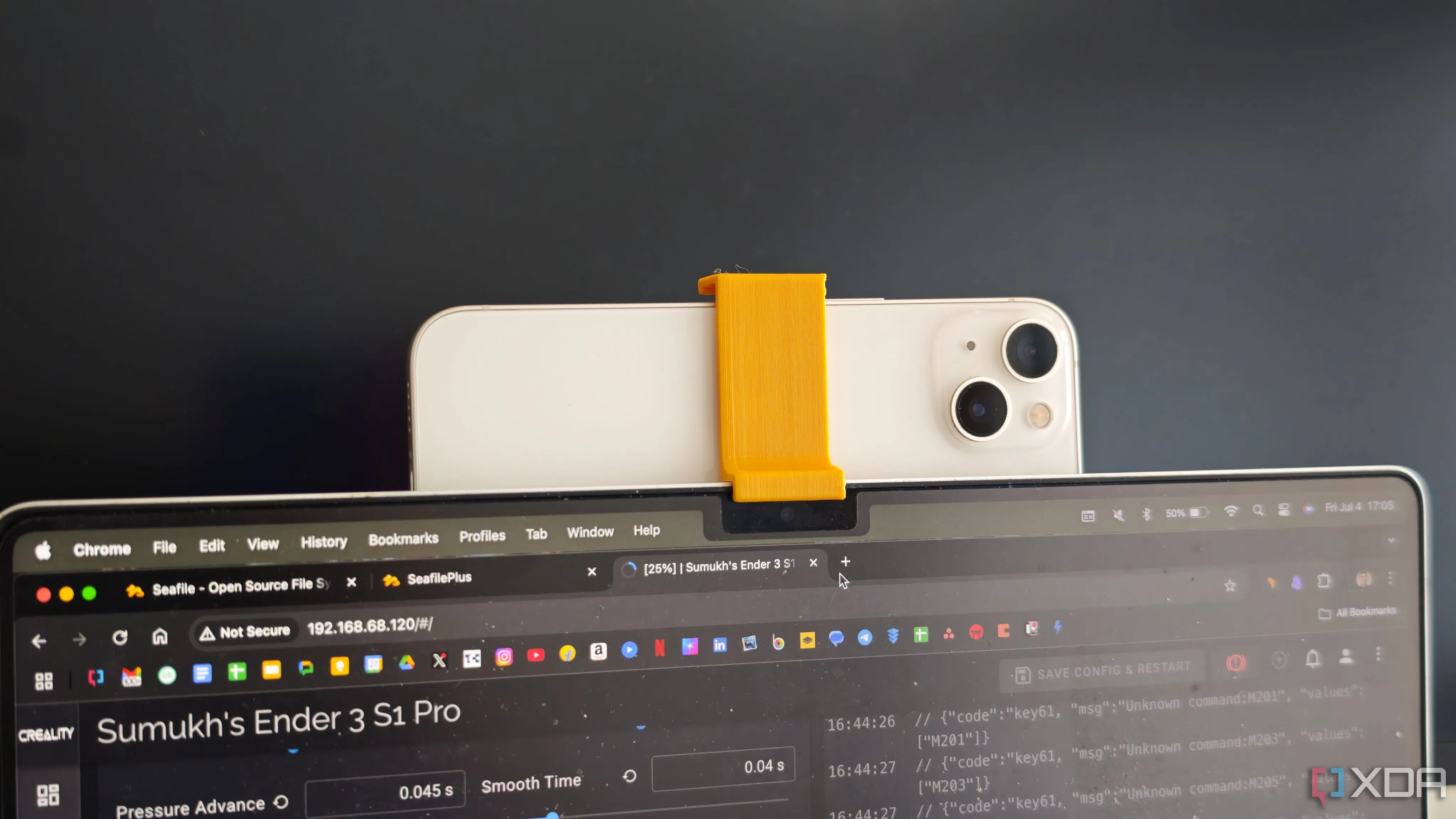Giá đỡ Continuity Camera in 3D kẹp iPhone lên màn hình laptop để gọi video chất lượng cao