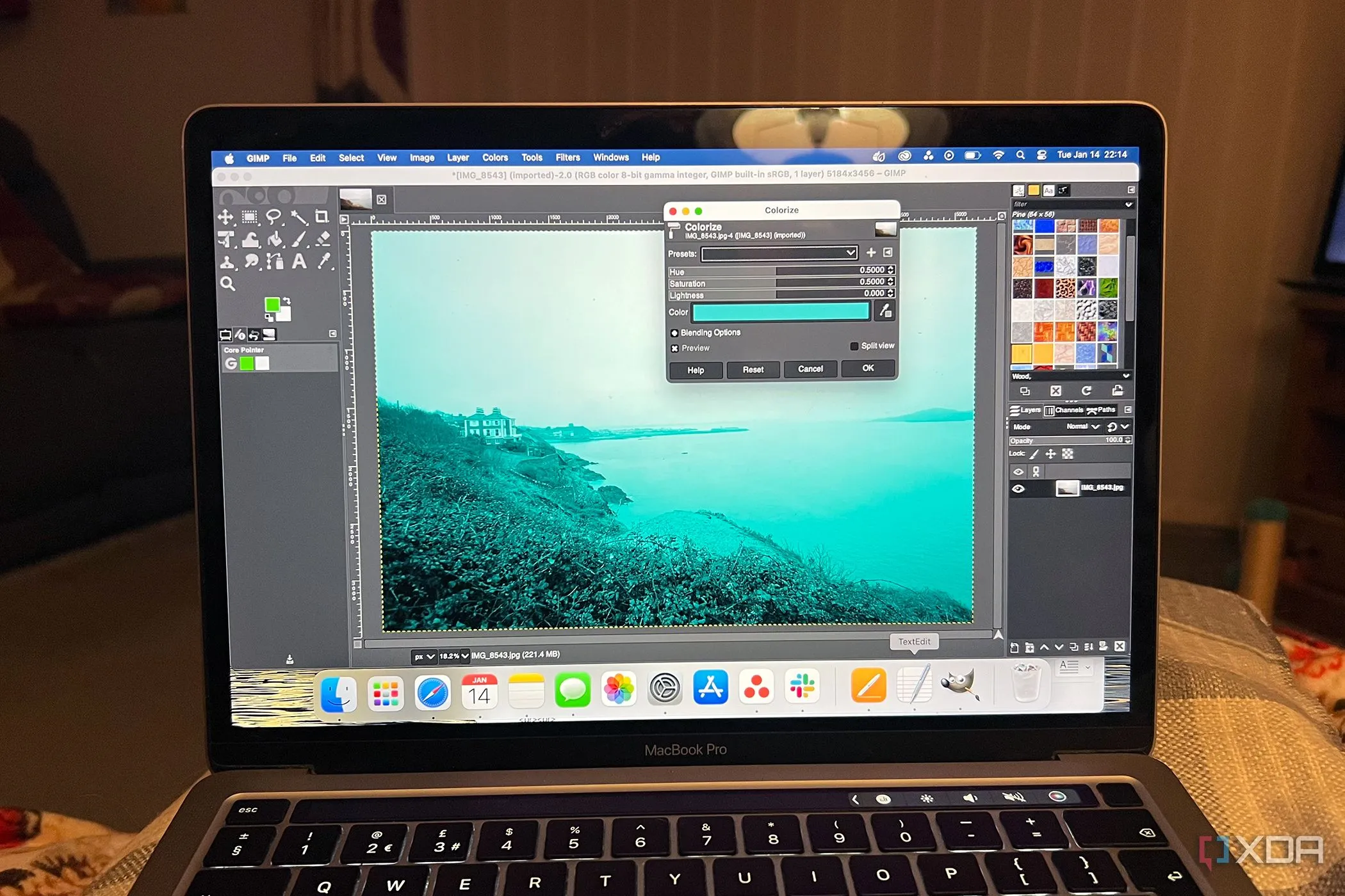 Giao diện GIMP hoạt động mượt mà trên MacBook