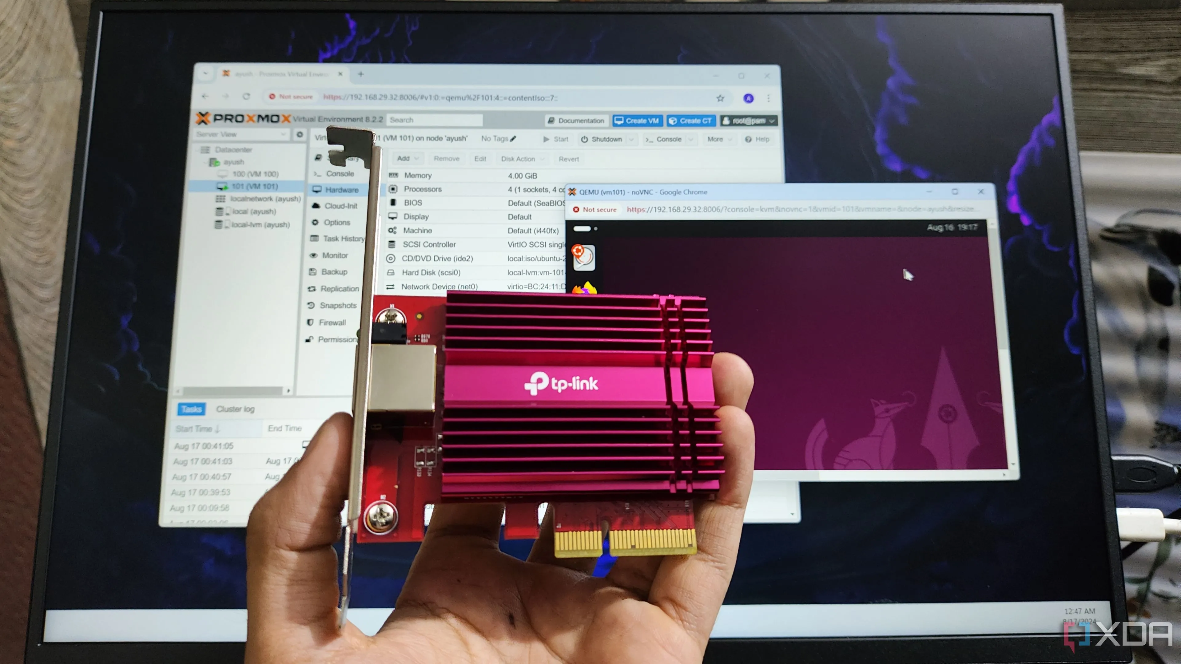 Giao diện Proxmox hiển thị trên màn hình với một người đang cầm card mạng 10GbE NIC, minh họa khả năng tương thích phần cứng rộng của Proxmox