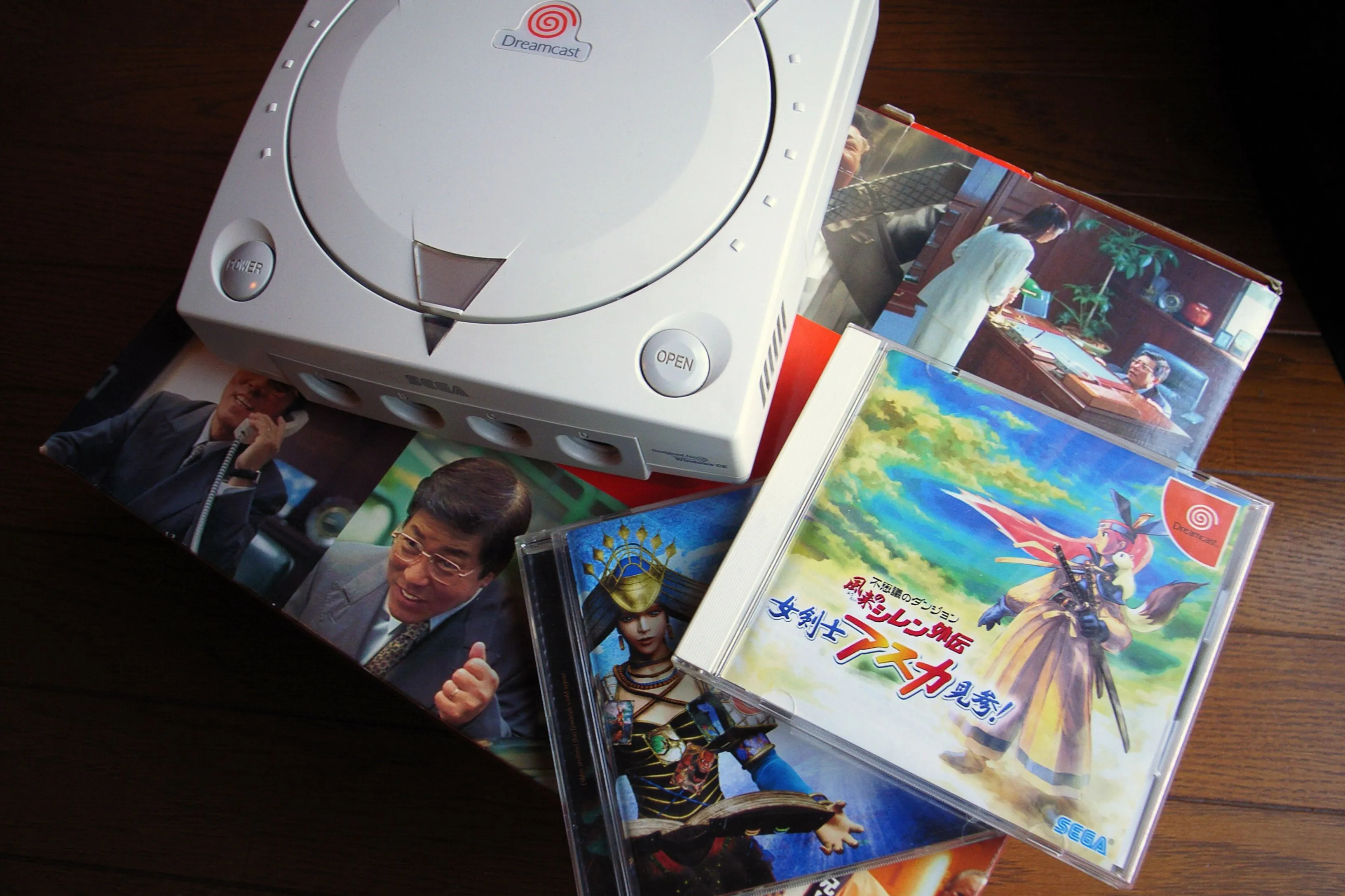 Hệ máy console Sega Dreamcast cùng bộ sưu tập game, biểu tượng của sự tiên phong bị lãng quên