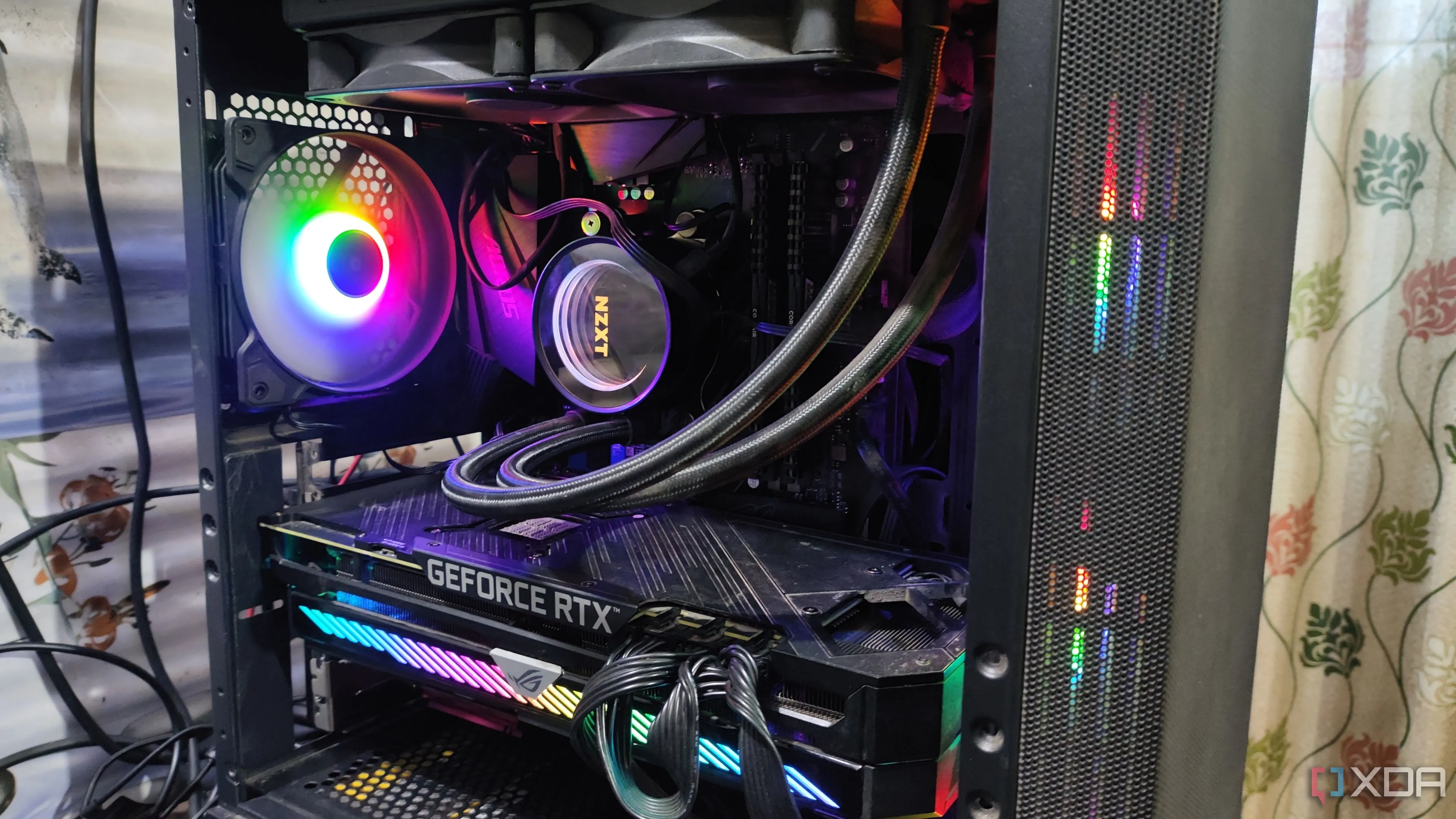 Hệ thống PC với tản nhiệt AIO Kraken x52 và card đồ họa RTX 3080 Ti sau khi undervolt thành công, hoạt động mát mẻ và hiệu quả