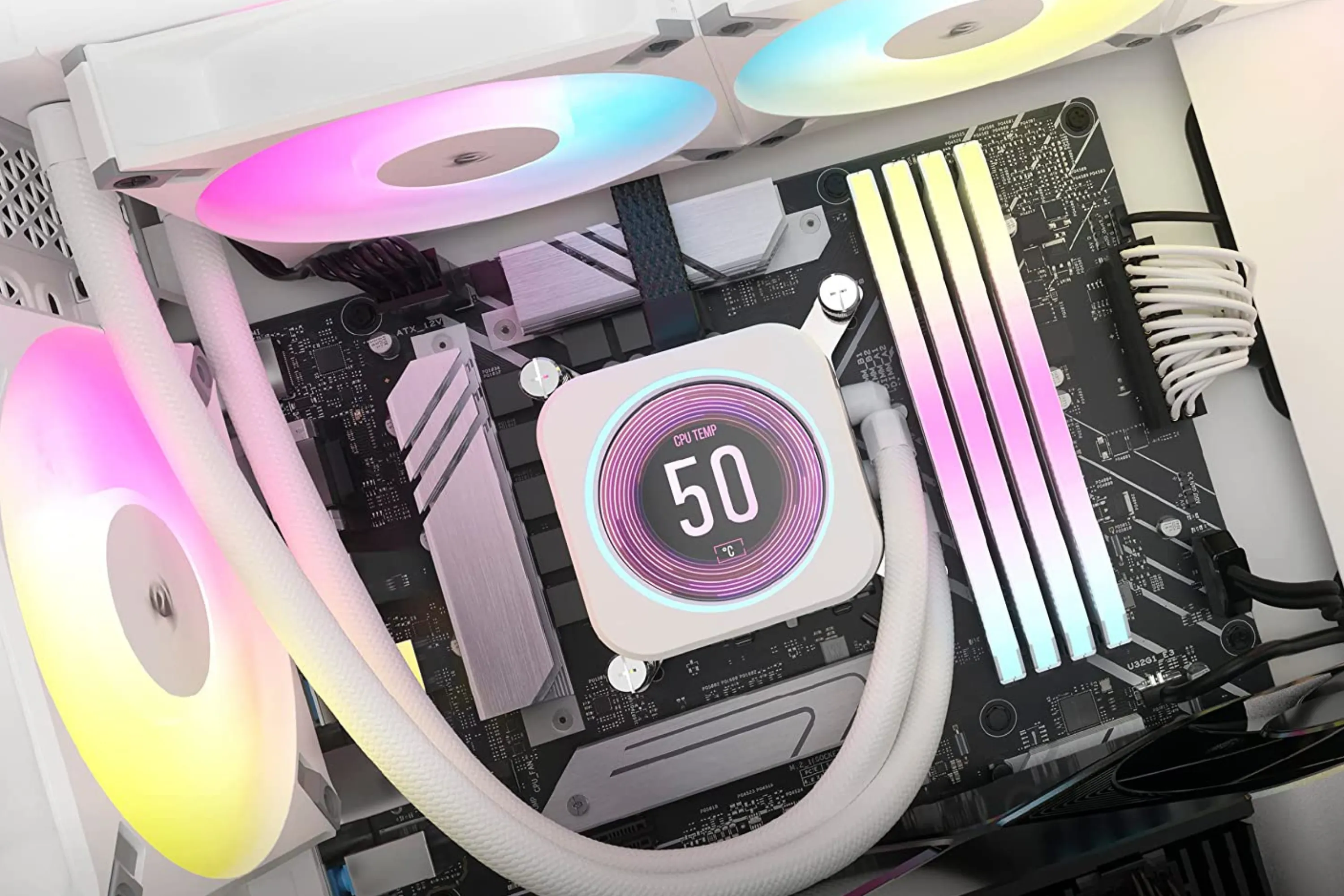 Hệ thống tản nhiệt nước AIO Corsair iCUE H150i Elite LCD XT trong máy tính gaming