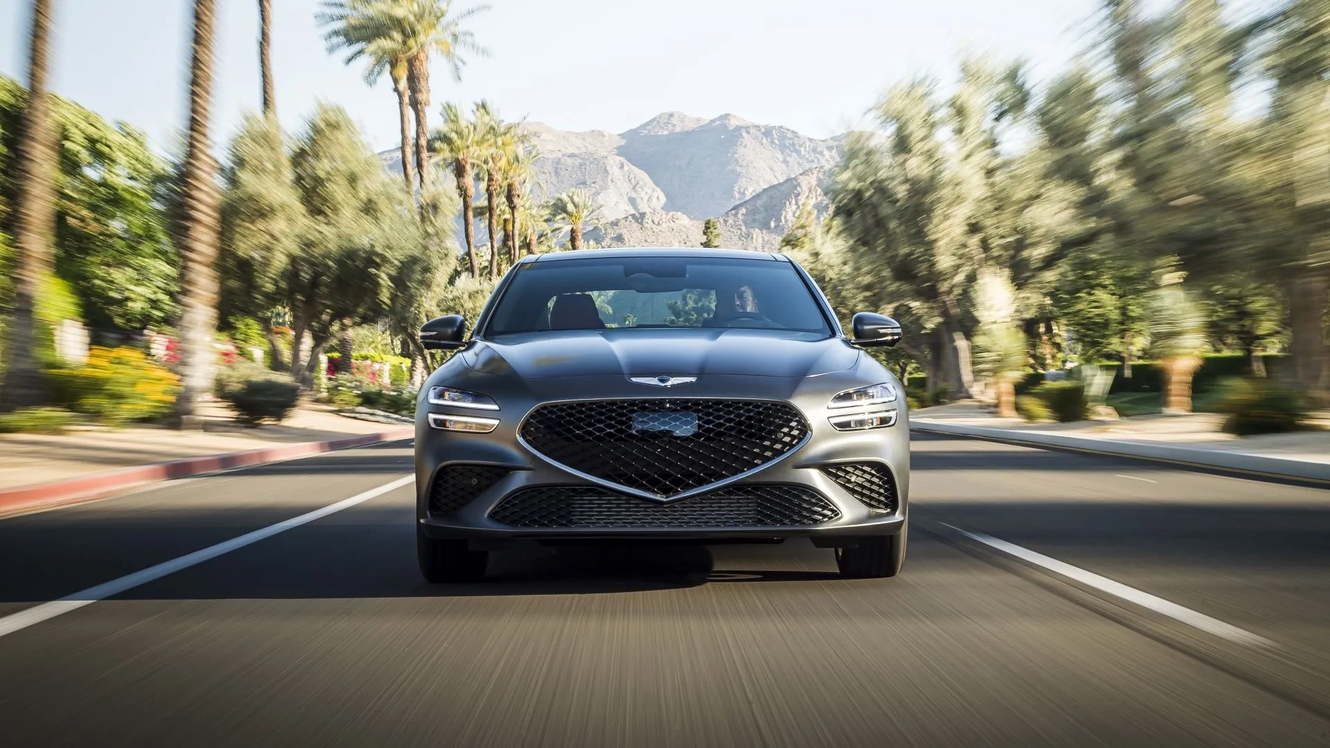 Hình ảnh cận cảnh phía trước của Genesis G70 2025, toát lên vẻ sang trọng và hiện đại