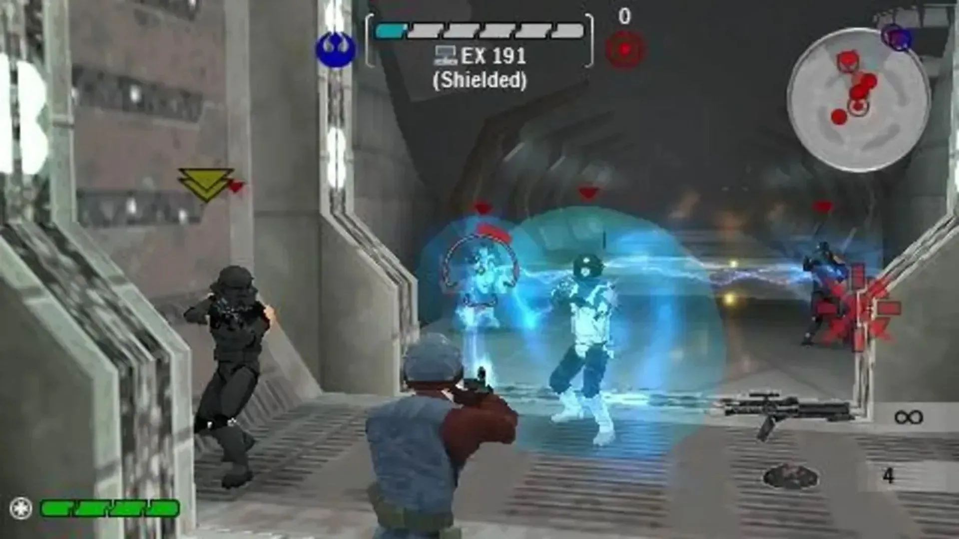 Hình ảnh trận chiến trong Star Wars Battlefront Renegade Squadron, hiển thị khả năng tùy chỉnh nhân vật độc đáo của PSP