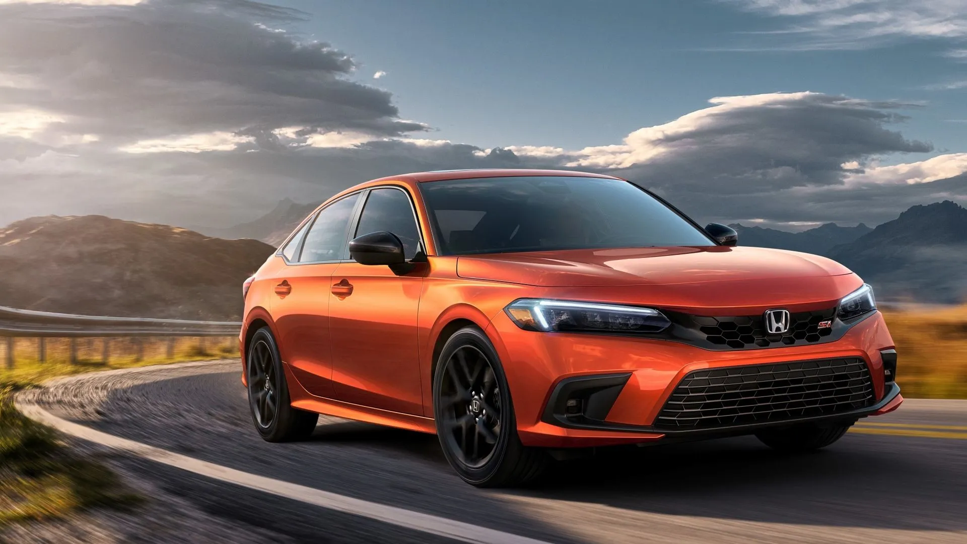 Honda Civic Si 2022 màu xanh, mẫu sedan thể thao số sàn với cảm giác sang số mượt mà và khả năng xử lý xuất sắc