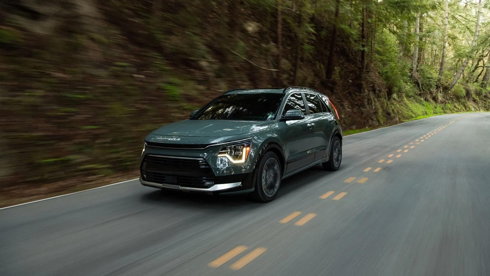 Kia Niro Hybrid 2025 với vẻ ngoài thể thao và năng động
