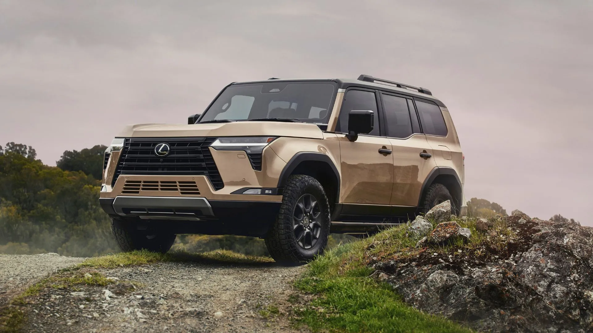 Lexus GX 2024 màu vàng gold off-road