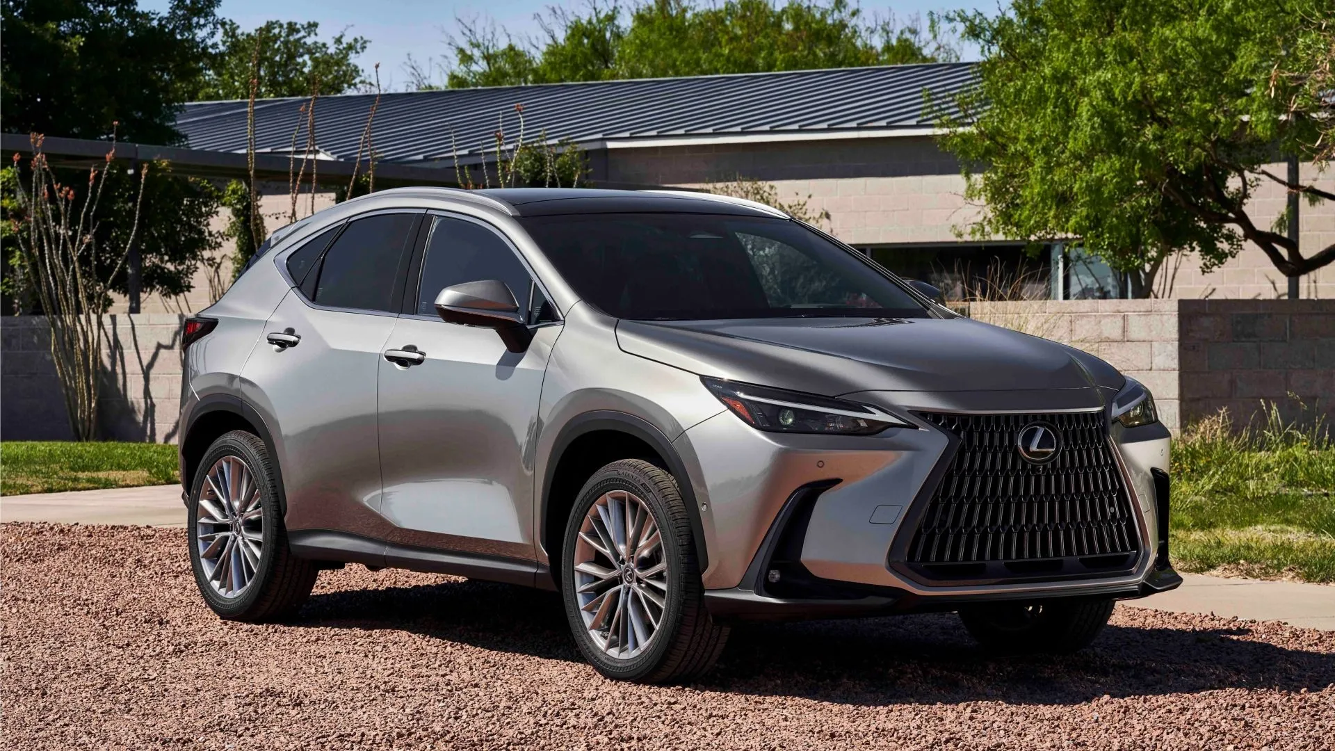 Lexus NX 350h Premium AWD 2025 màu xám, sự kết hợp hoàn hảo giữa nội thất tinh tế và hiệu quả nhiên liệu