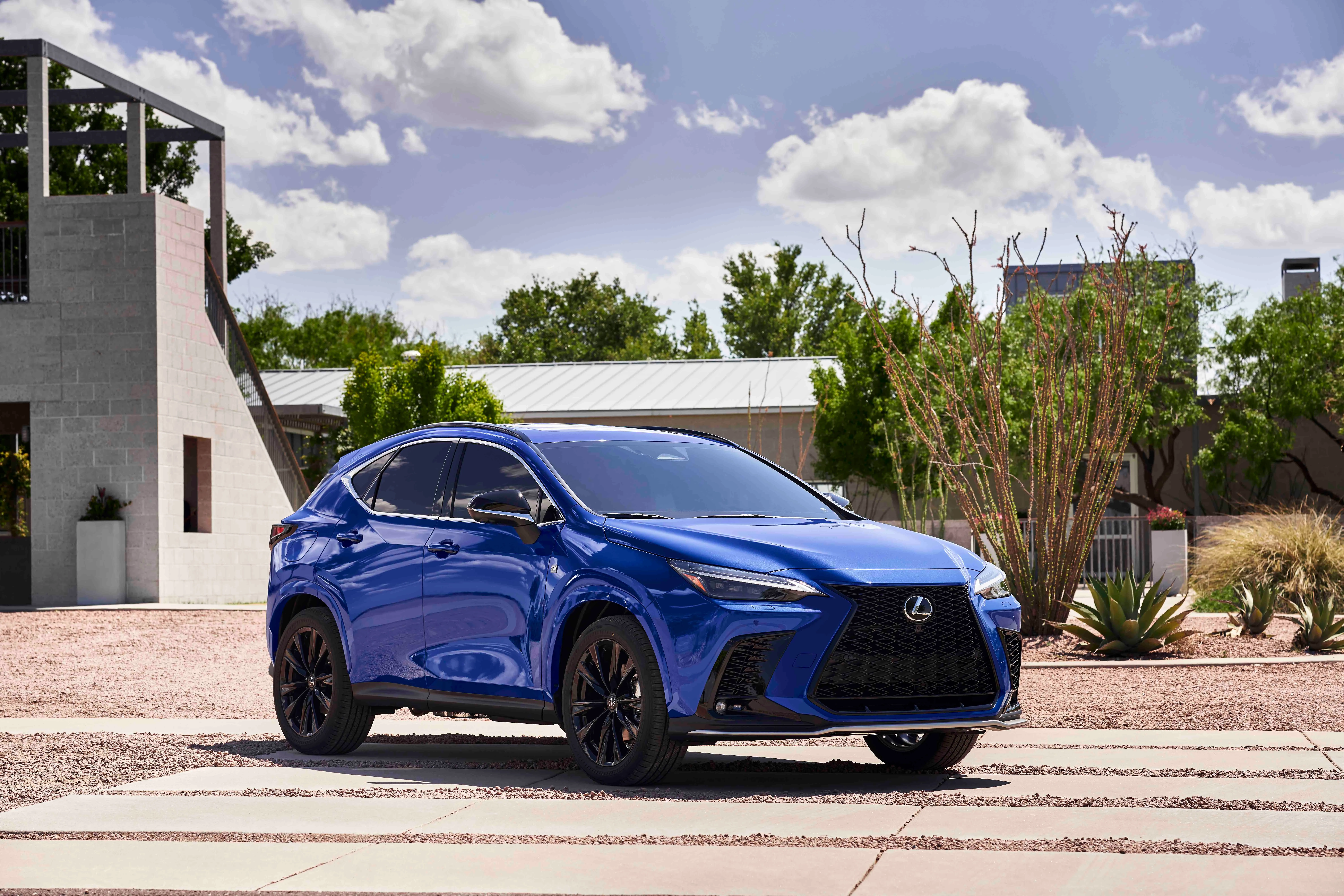 Lexus NX 450h 2025 màu trắng