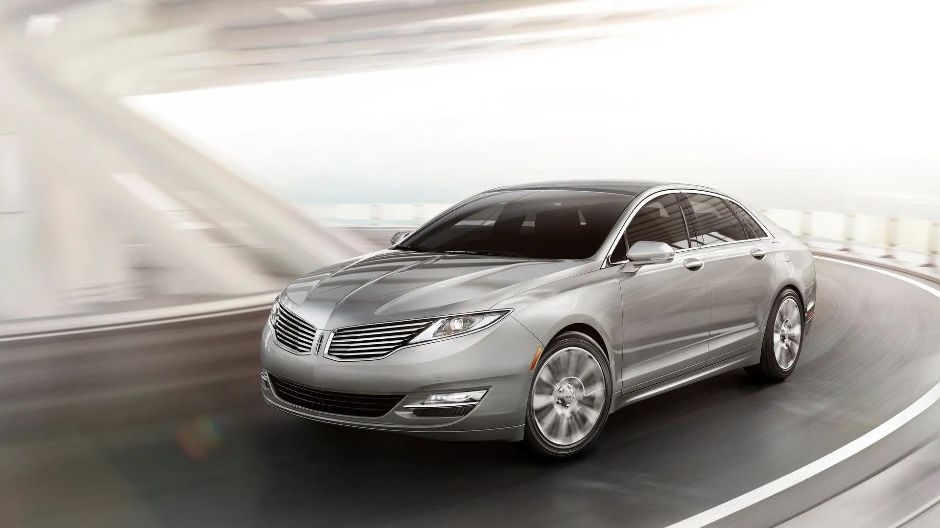 Lincoln MKZ 2013 màu bạc, mẫu sedan hạng sang cũ bền bỉ